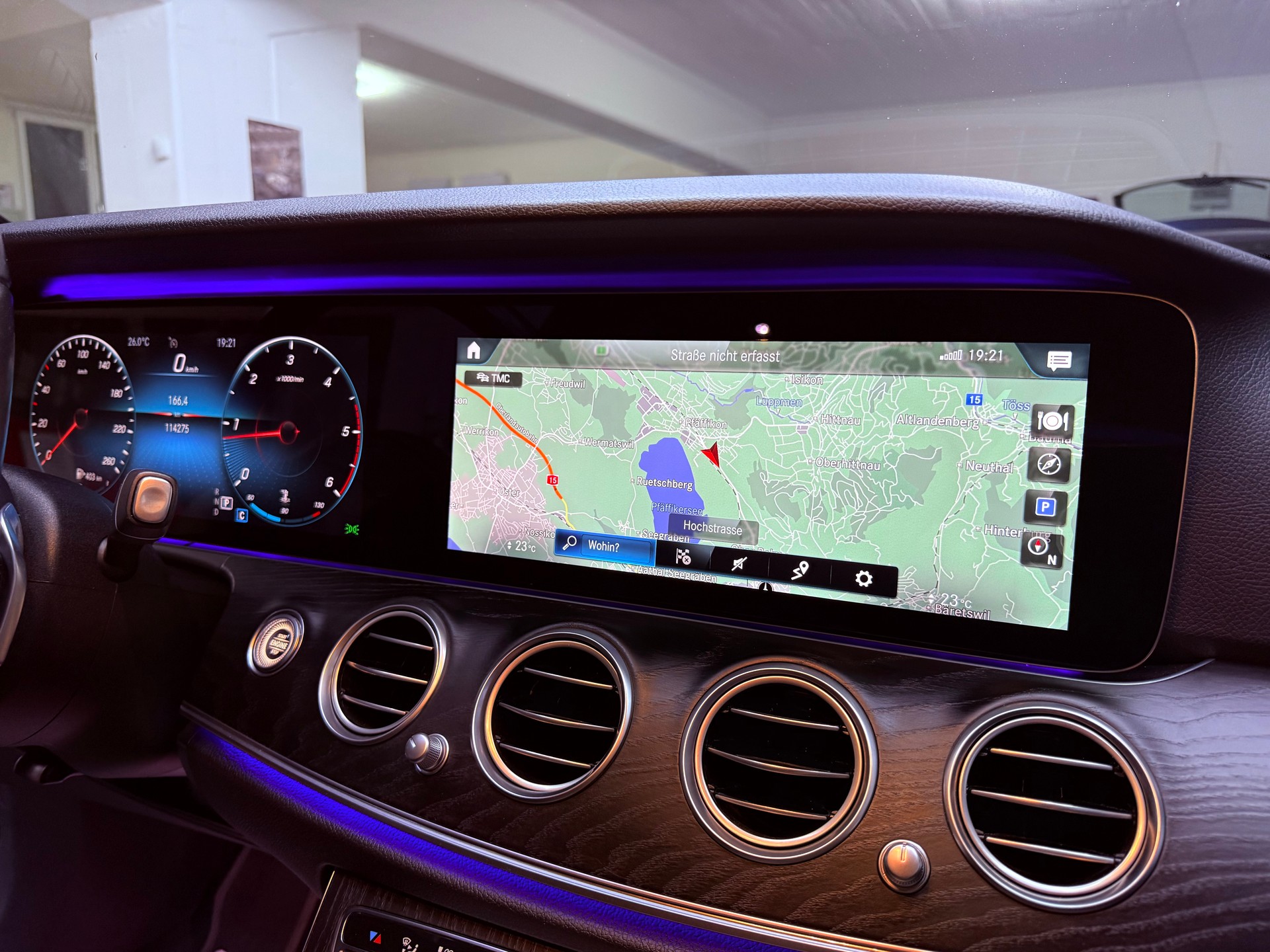 MERCEDES-BENZ E 220 d Avantgarde 9G-Tronic-image-12