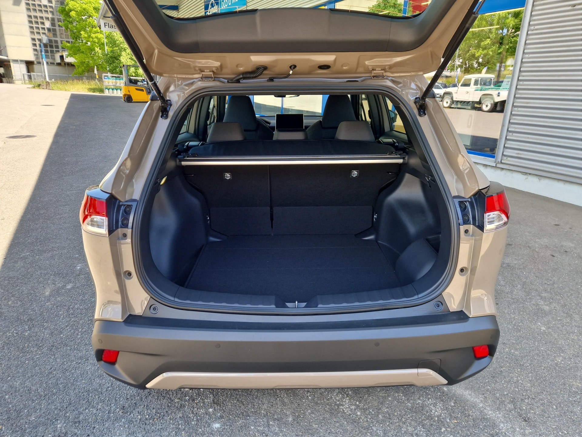 TOYOTA Corolla Cross 2.0 HSD Comfort-image-11