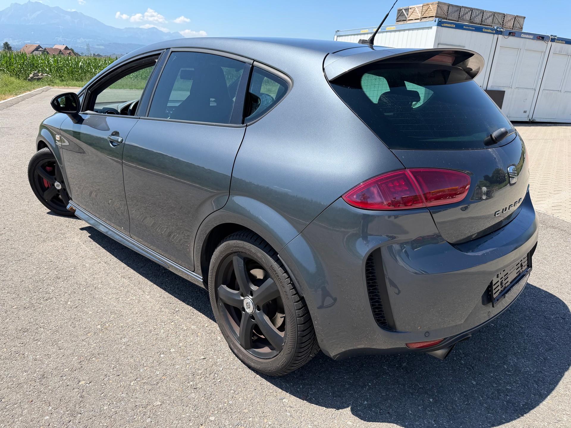 SEAT Leon 2.0 TSI Cupra R-image-3