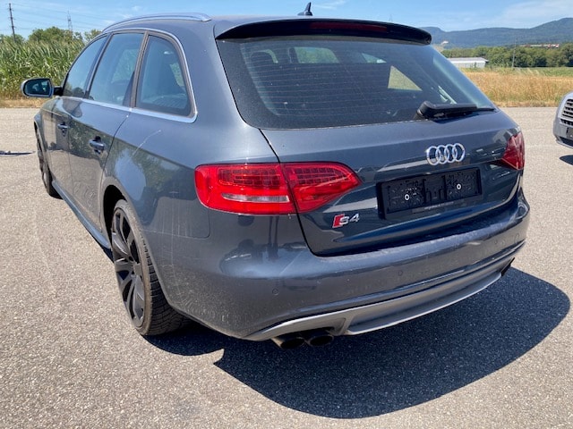 AUDI S4 Avant 3.0 TFSI quattro S-tronic-image-7