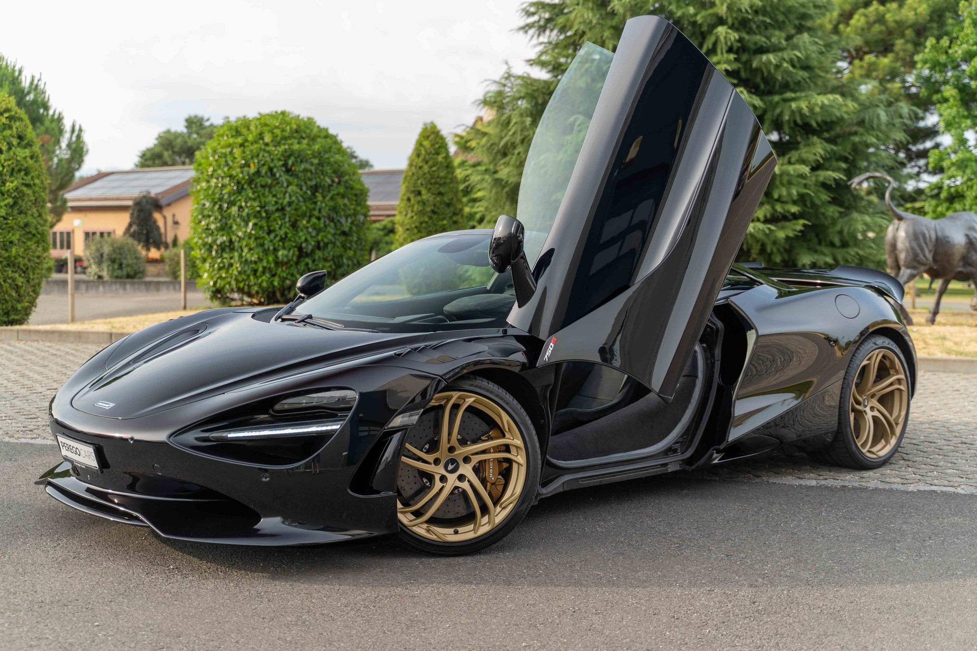 McLAREN 750S-image-14