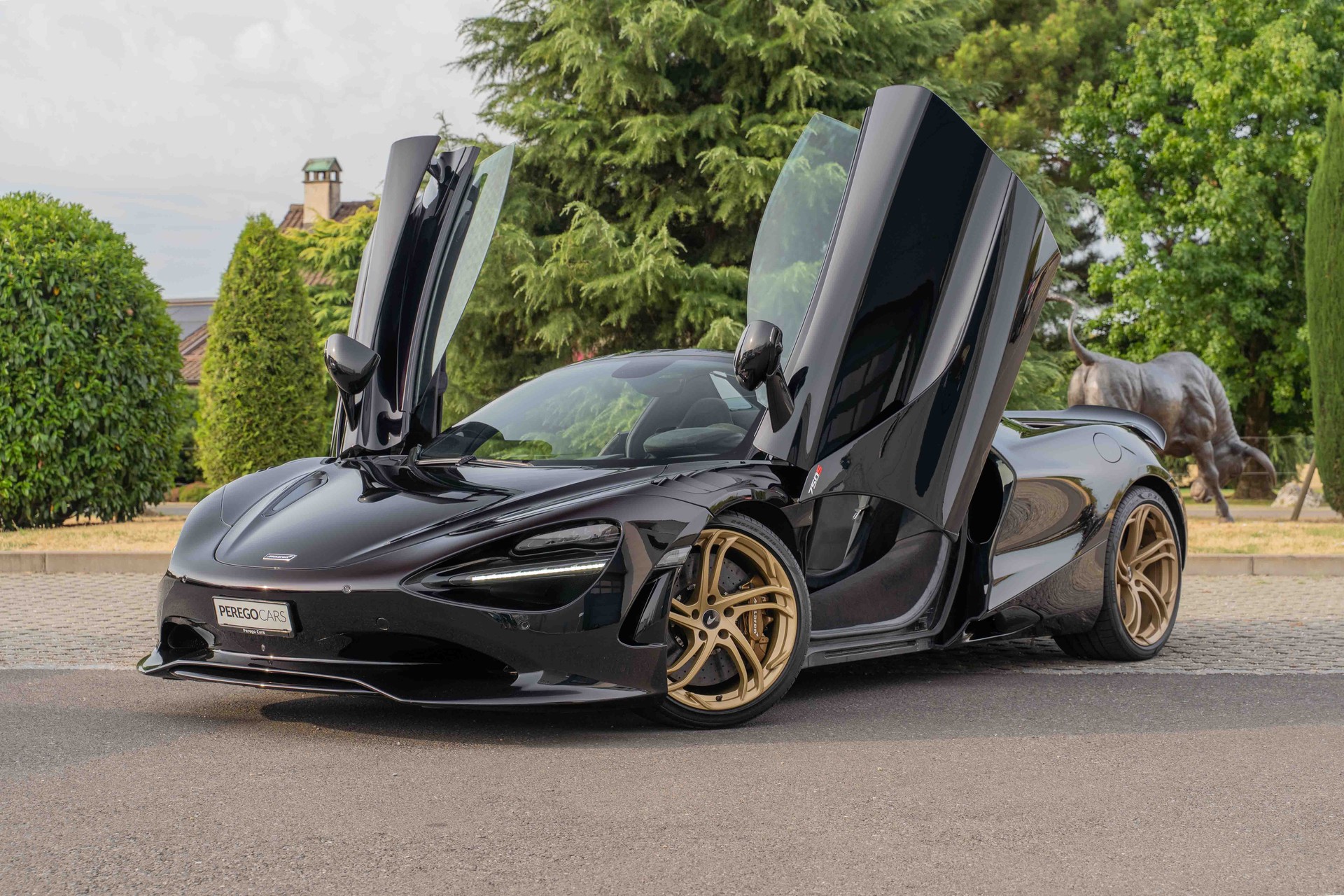 McLAREN 750S