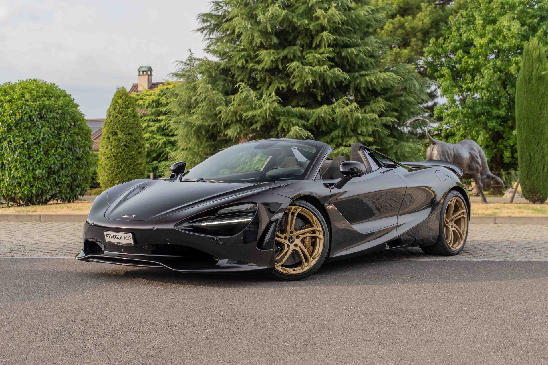 McLAREN 750S-image-2