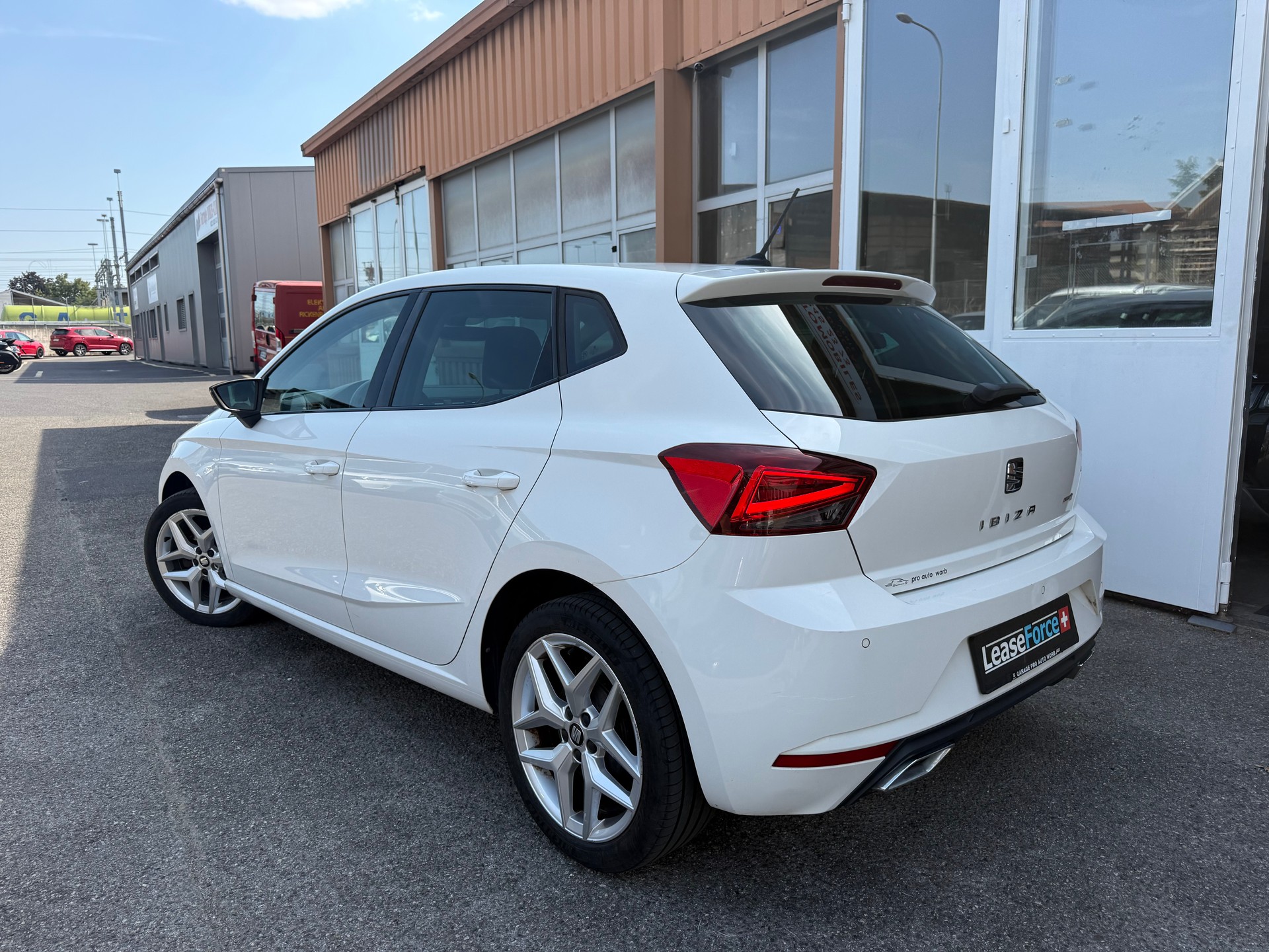 SEAT Ibiza 1.0 TGI CNG FR-image-2