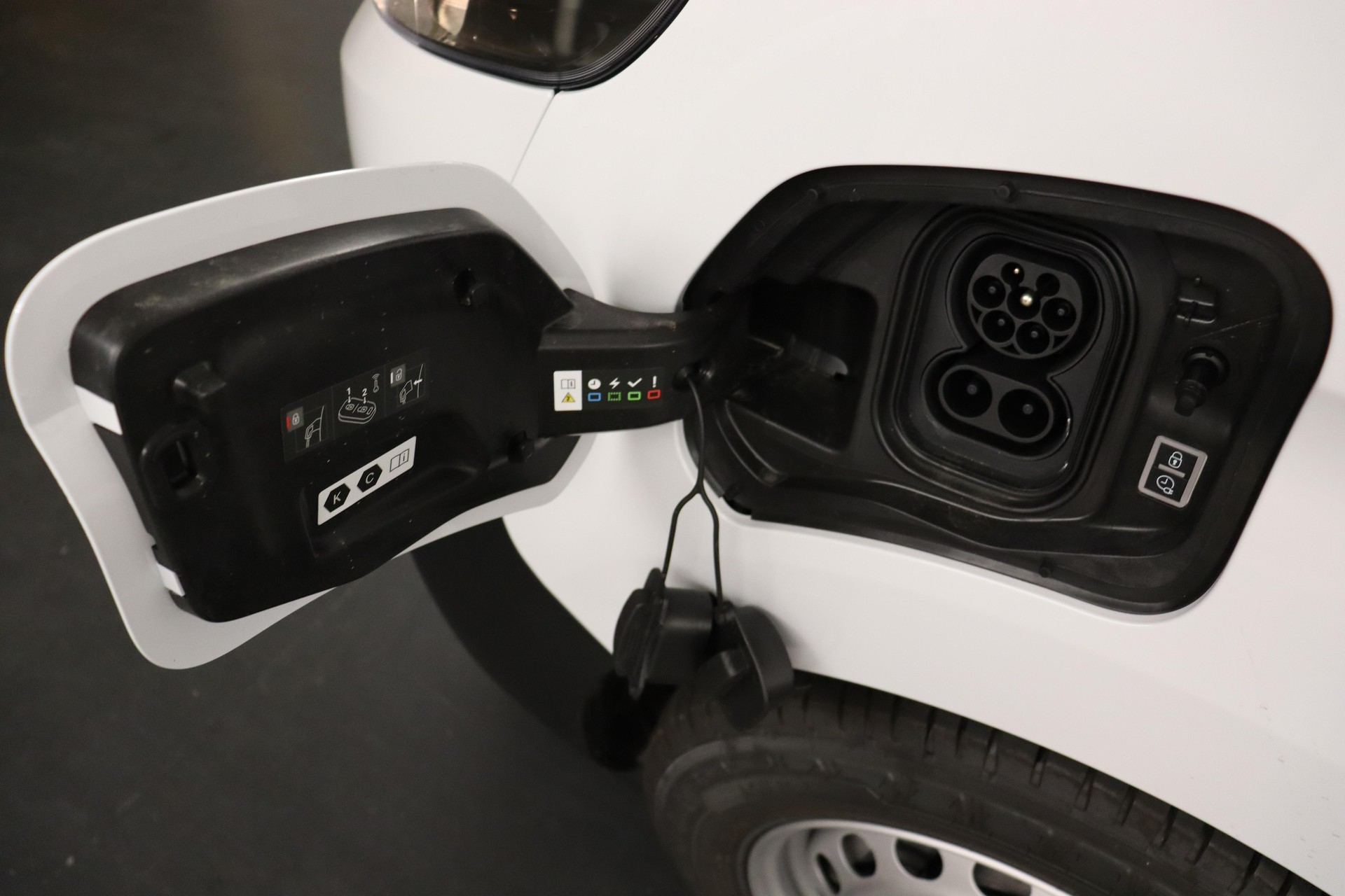 CITROEN e-Jumpy Kaw. XL 75 kWh-image-11