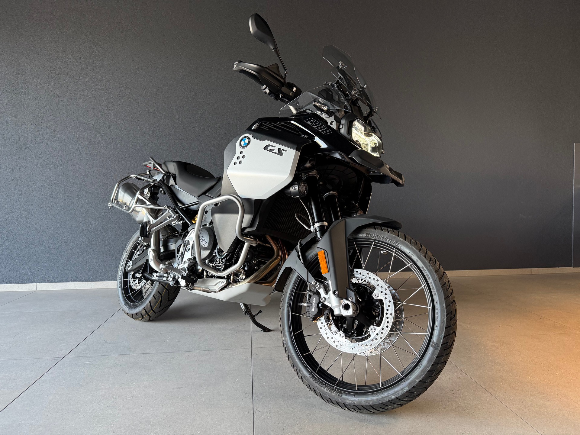 BMW F 900 GS Adventure-image-3