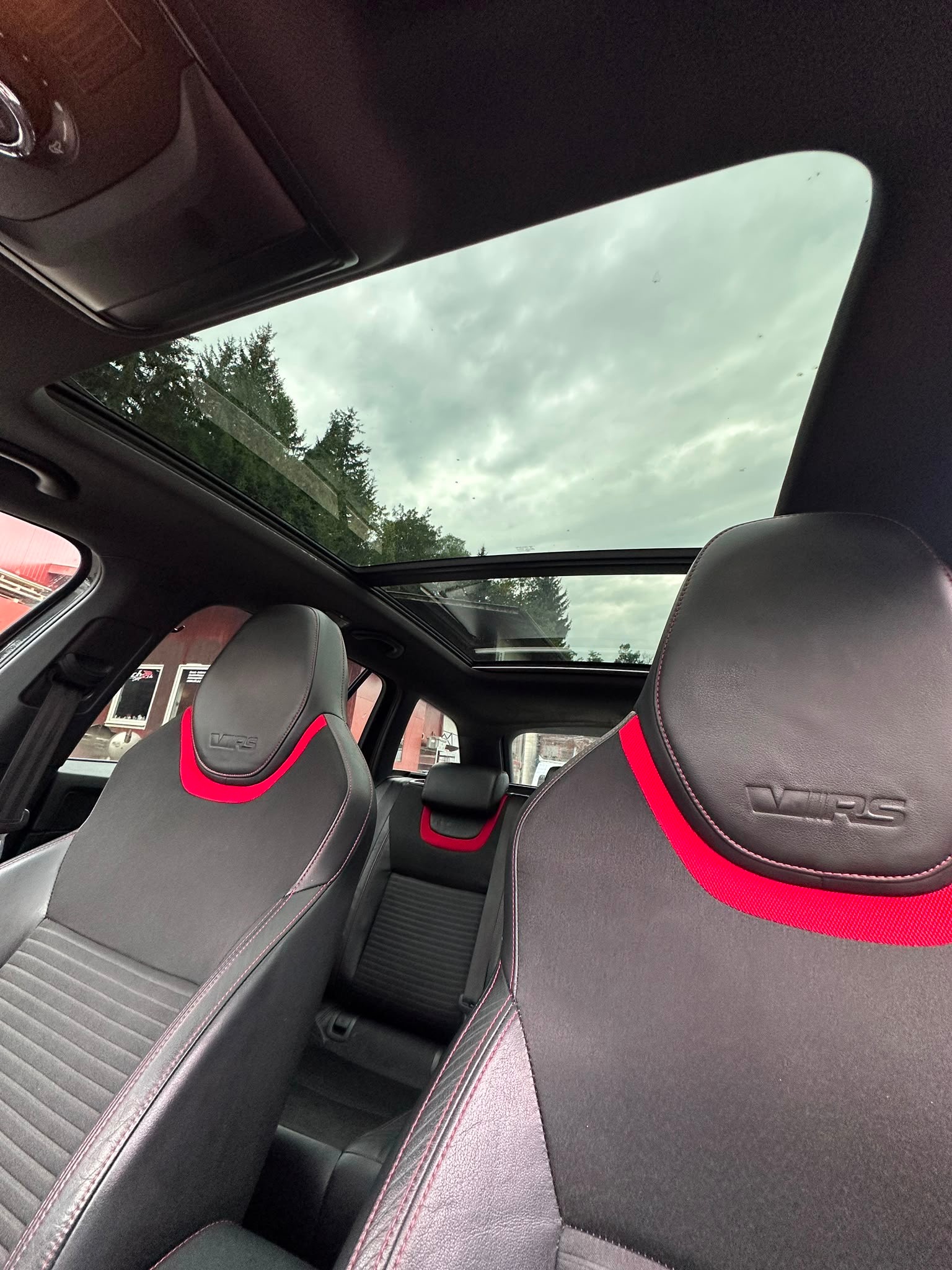 SKODA Octavia Combi 2.0 TSI RS-image-8