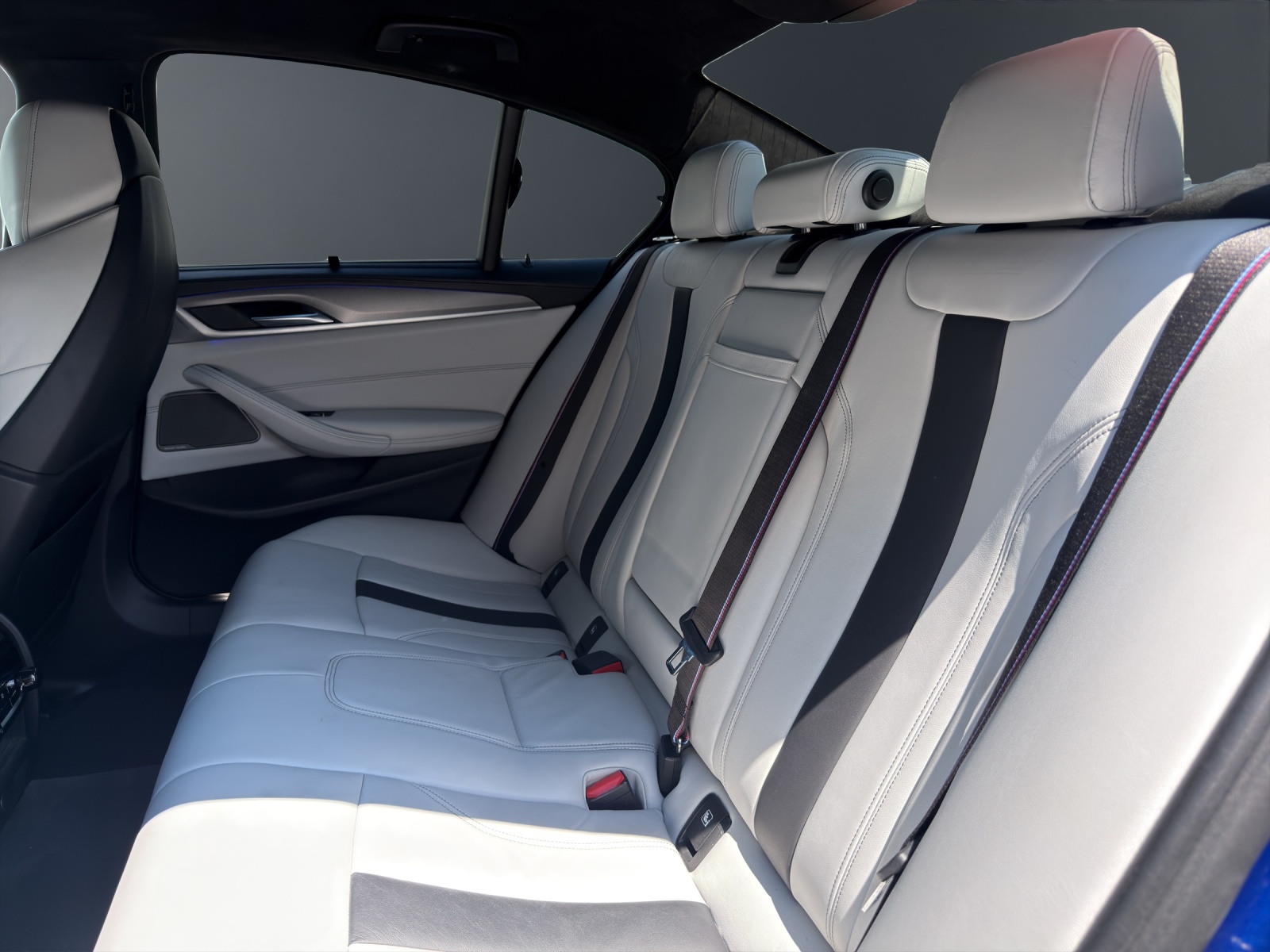 BMW M5 Competition xDrive-image-11