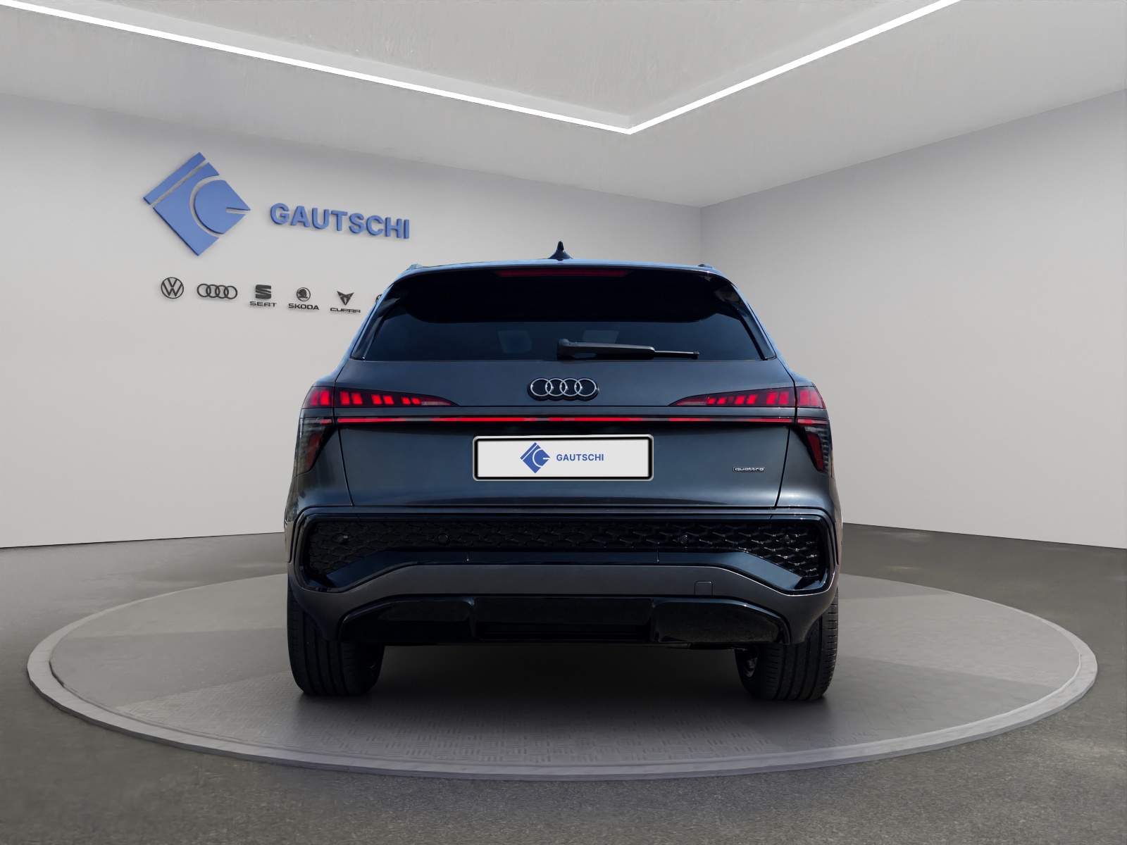 AUDI Q3 SUV TFSI quattro 195 kW S tronic-image-3
