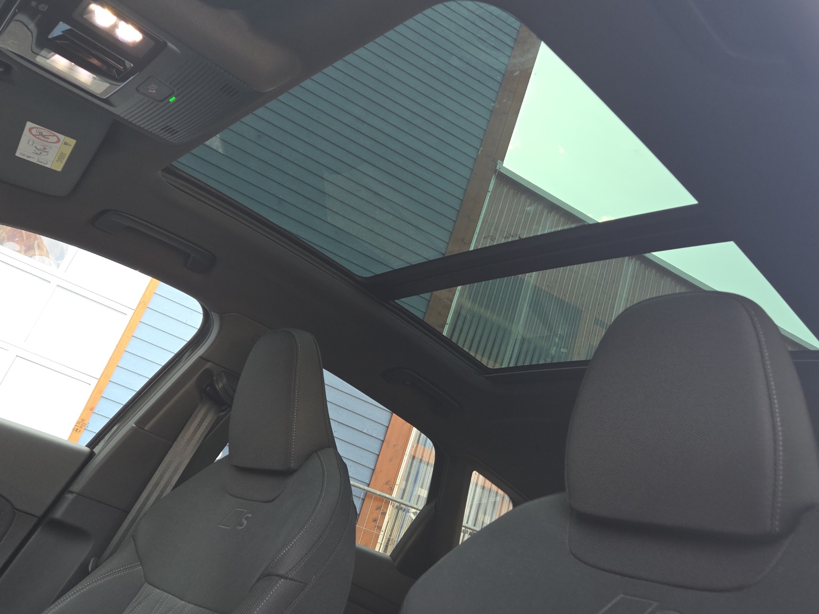 AUDI Q3 SUV TFSI quattro 195 kW S tronic-image-12