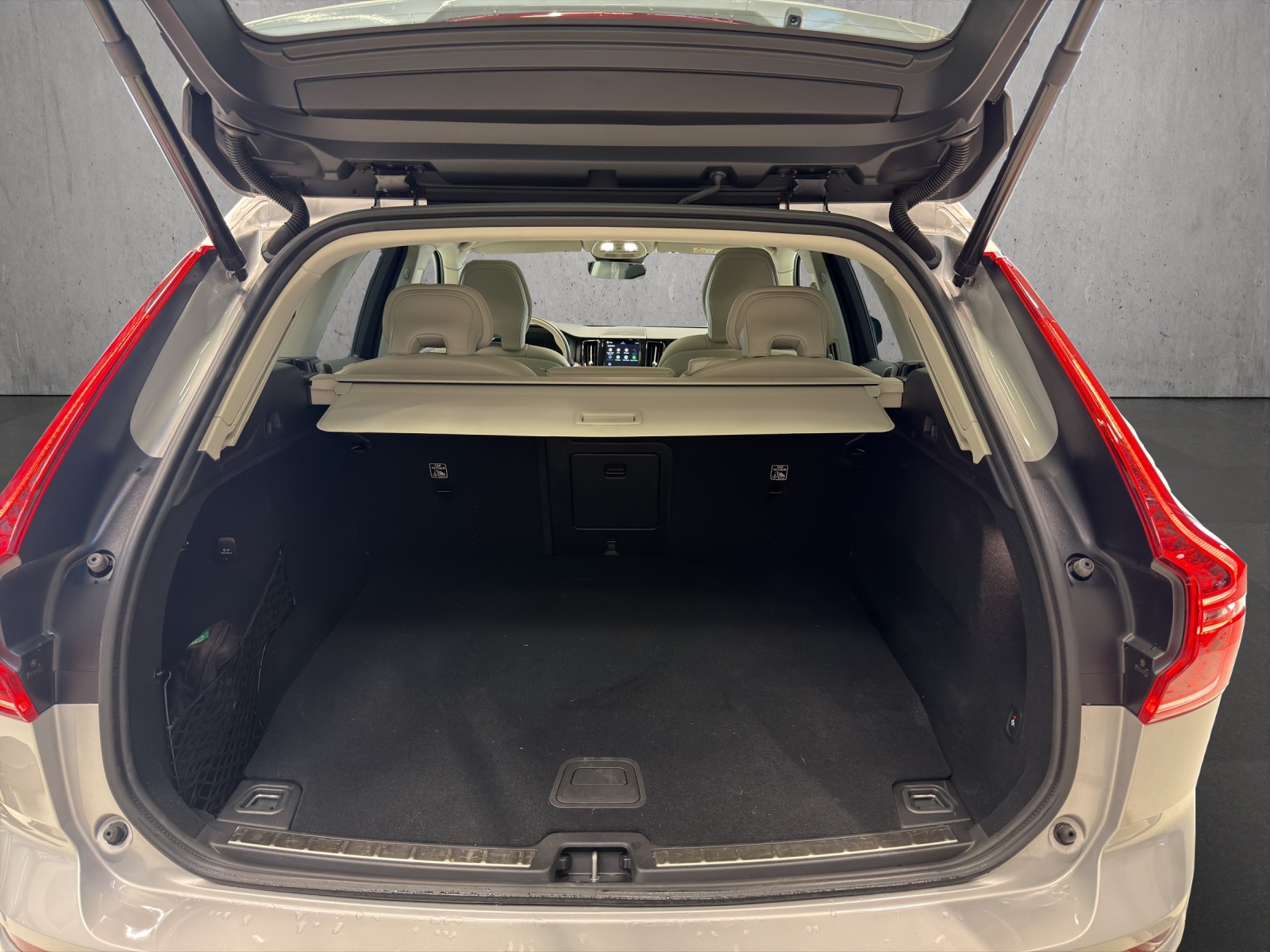 VOLVO XC60 2.0 T6 TE Ultra Dark eAWD-image-16