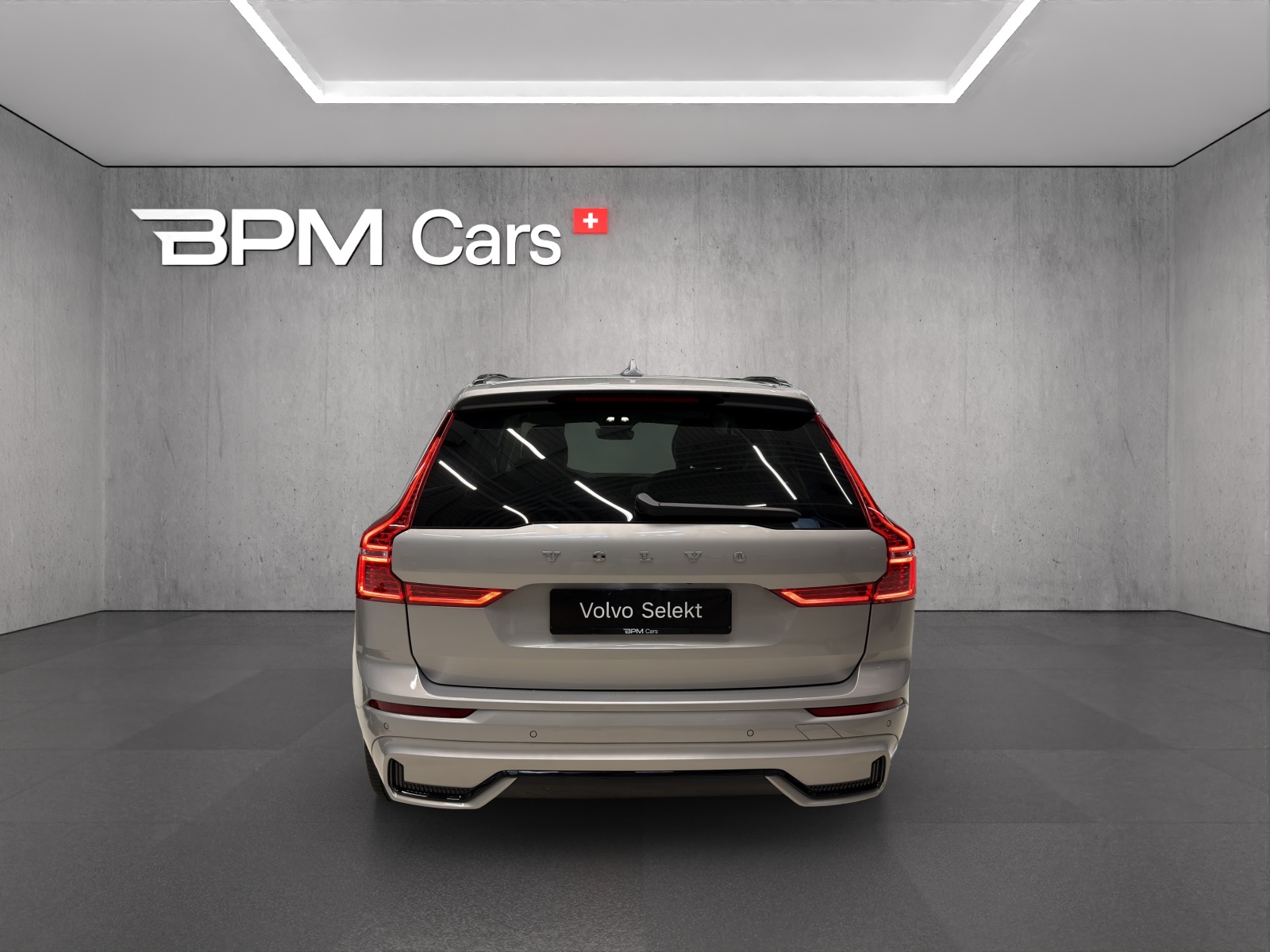 VOLVO XC60 2.0 T6 TE Ultra Dark eAWD-showroom-element-1