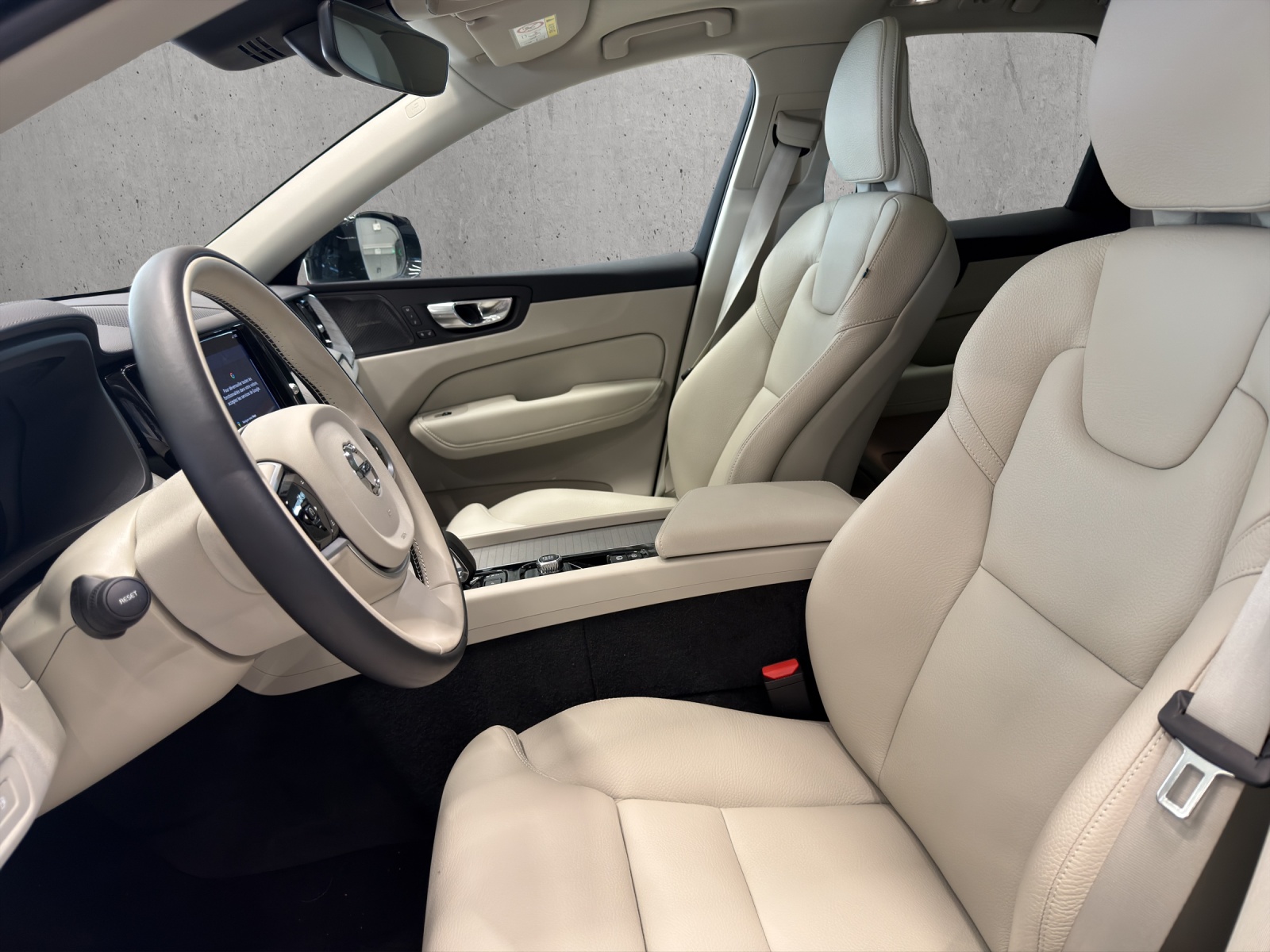VOLVO XC60 2.0 T6 TE Ultra Dark eAWD-image-6