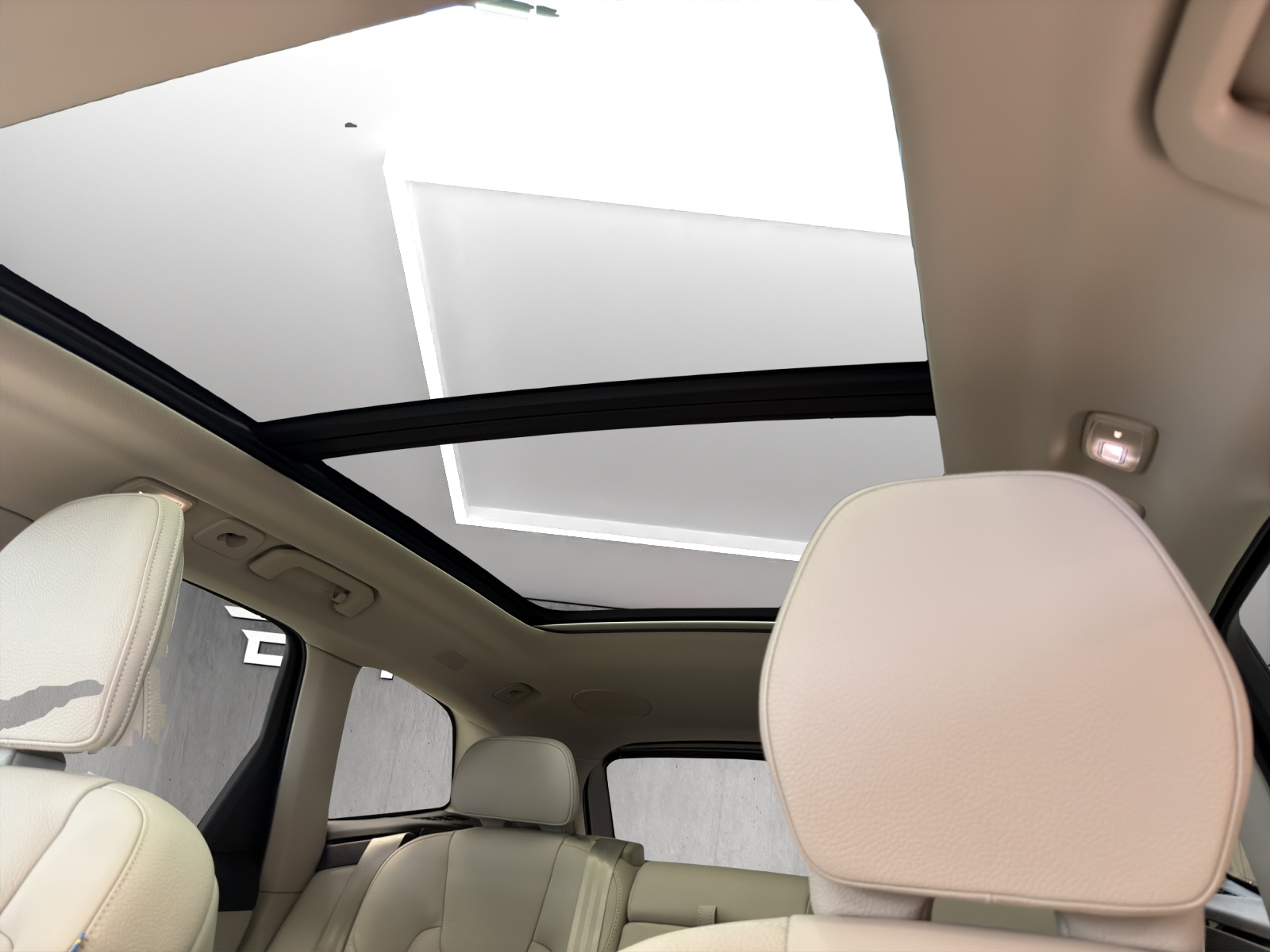 VOLVO XC60 2.0 T6 TE Ultra Dark eAWD-image-10