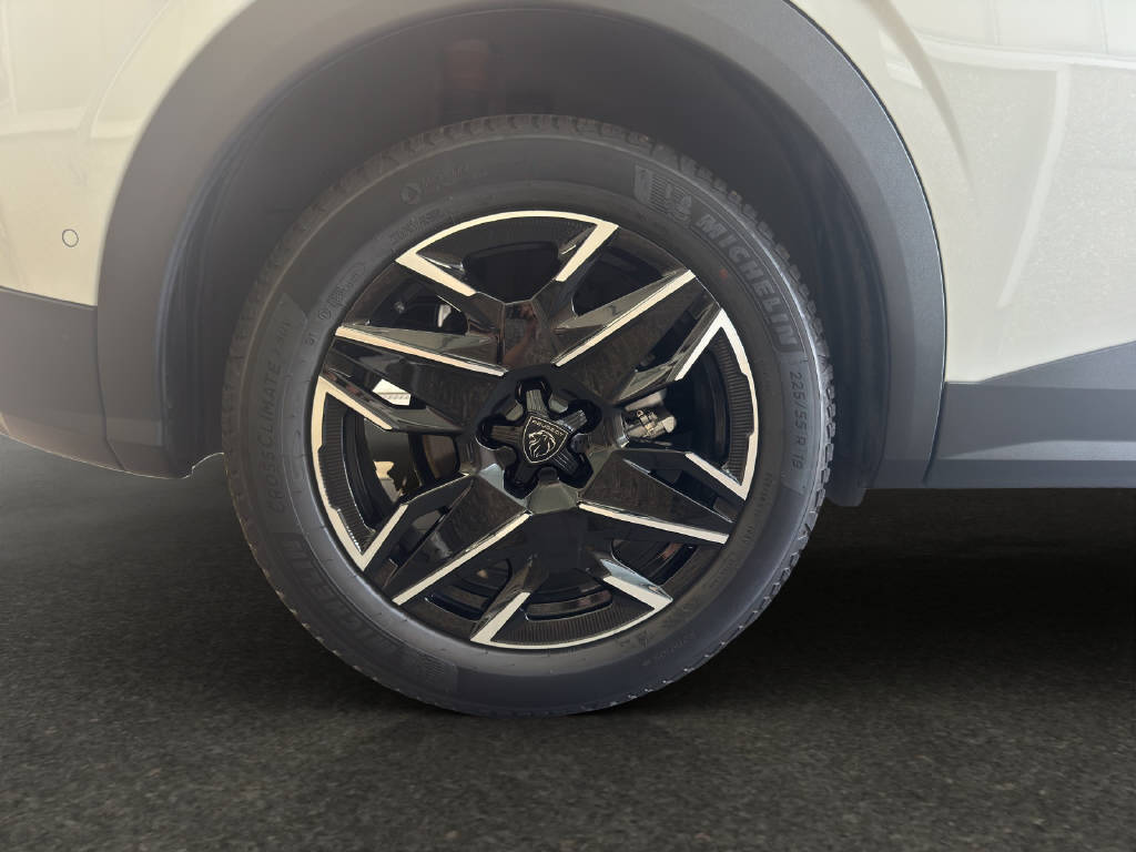 PEUGEOT 3008 1.2 Hybrid GT-image-14