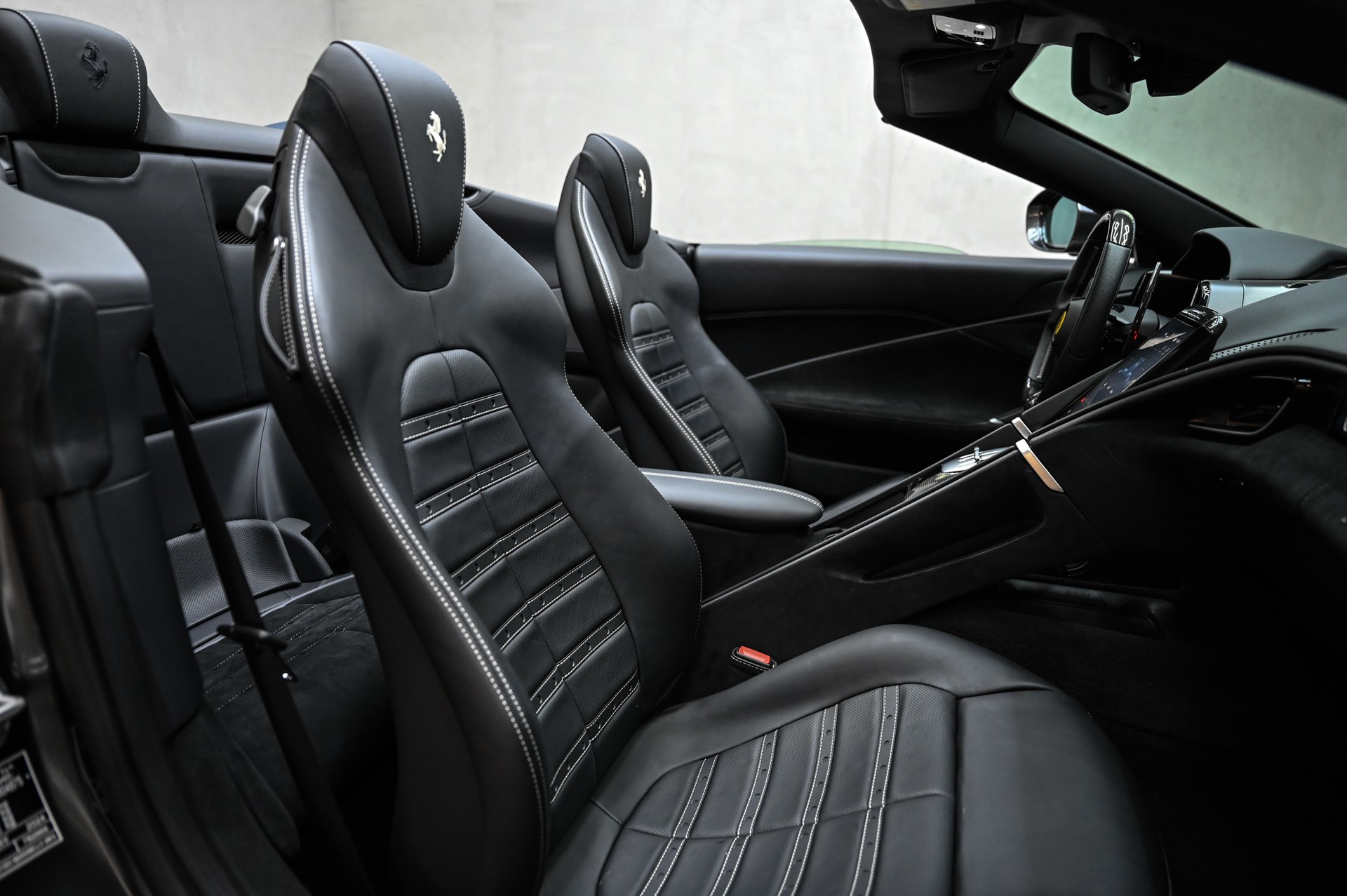 FERRARI Roma Spider 3.9 Turbo-image-39