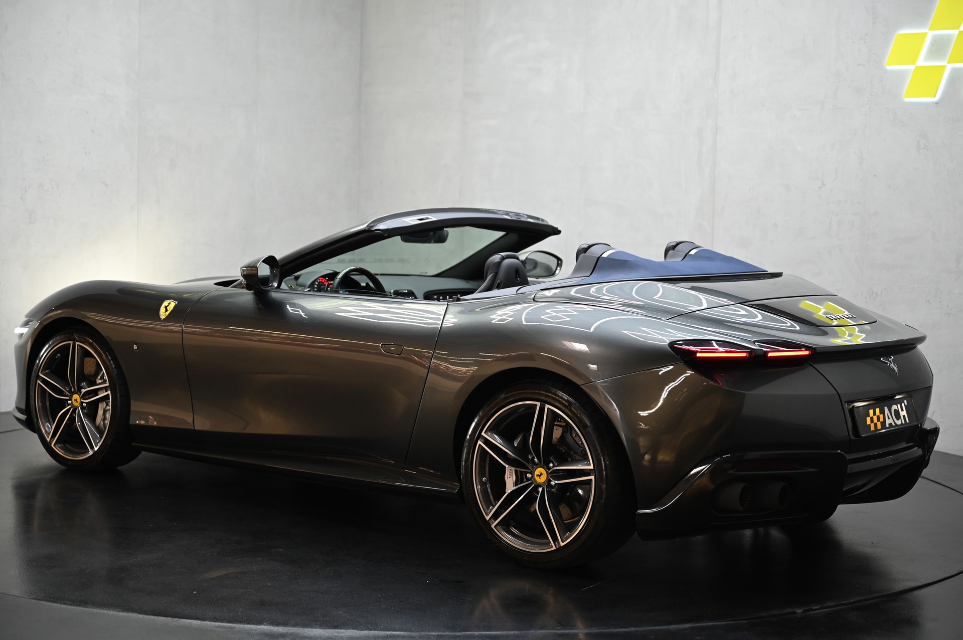 FERRARI Roma Spider 3.9 Turbo-image-8