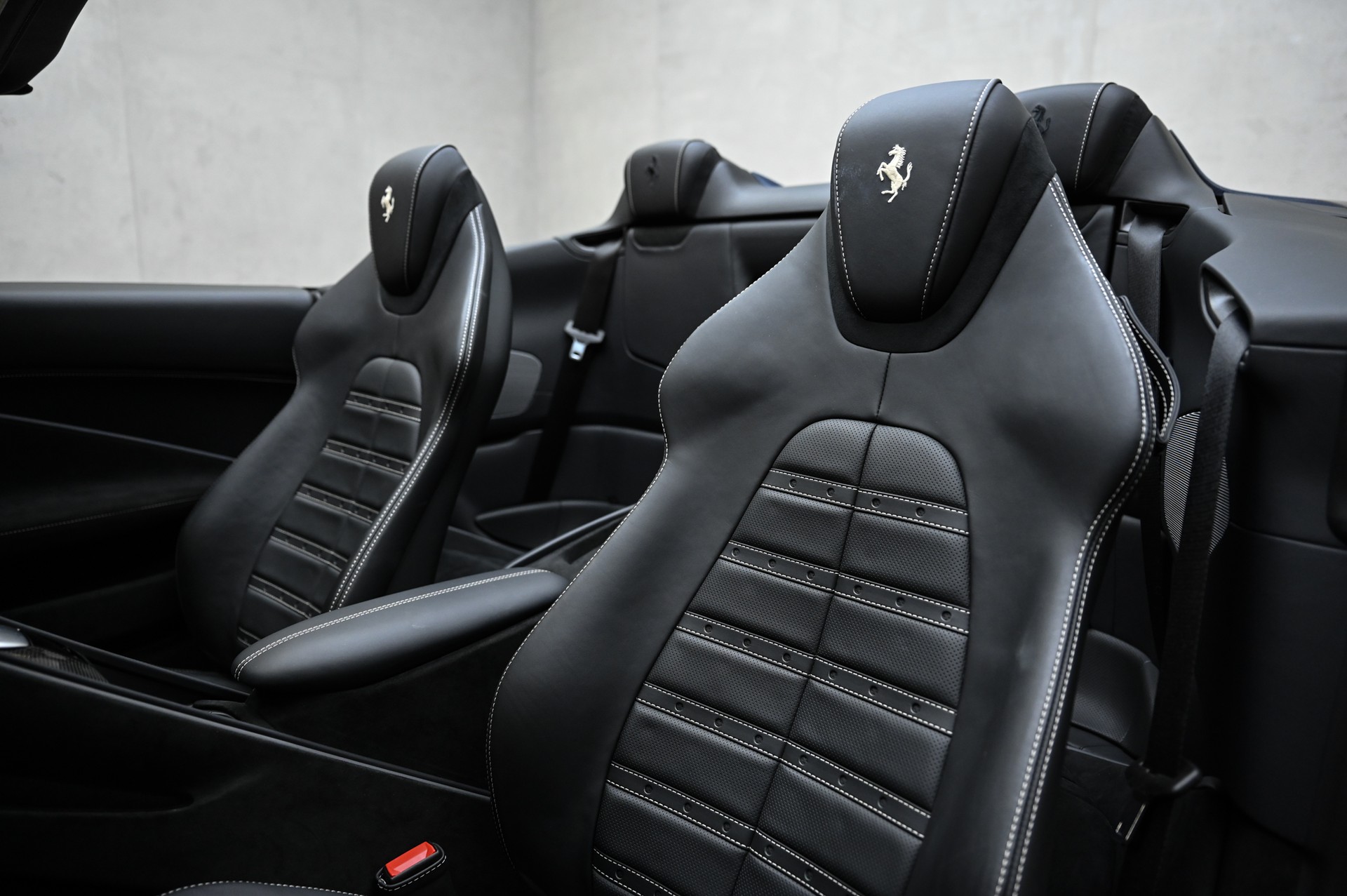 FERRARI Roma Spider 3.9 Turbo-image-31