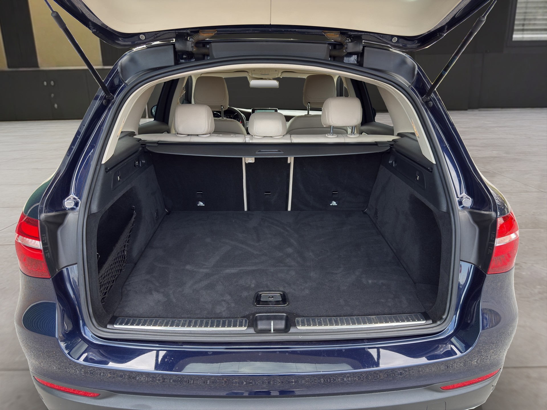 MERCEDES-BENZ GLC 250 4Matic 9G-Tronic-image-13