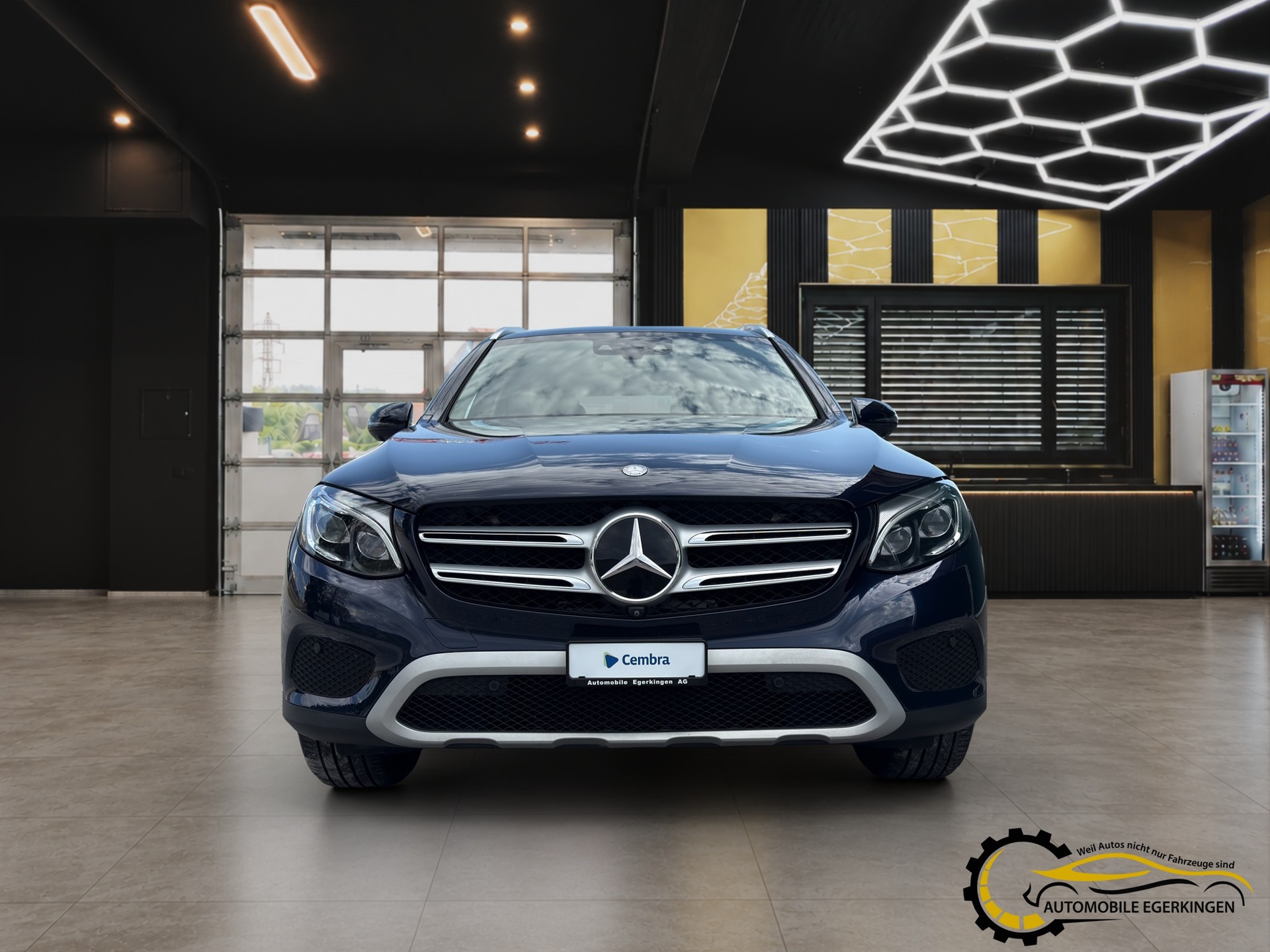 MERCEDES-BENZ GLC 250 4Matic 9G-Tronic-showroom-element-1
