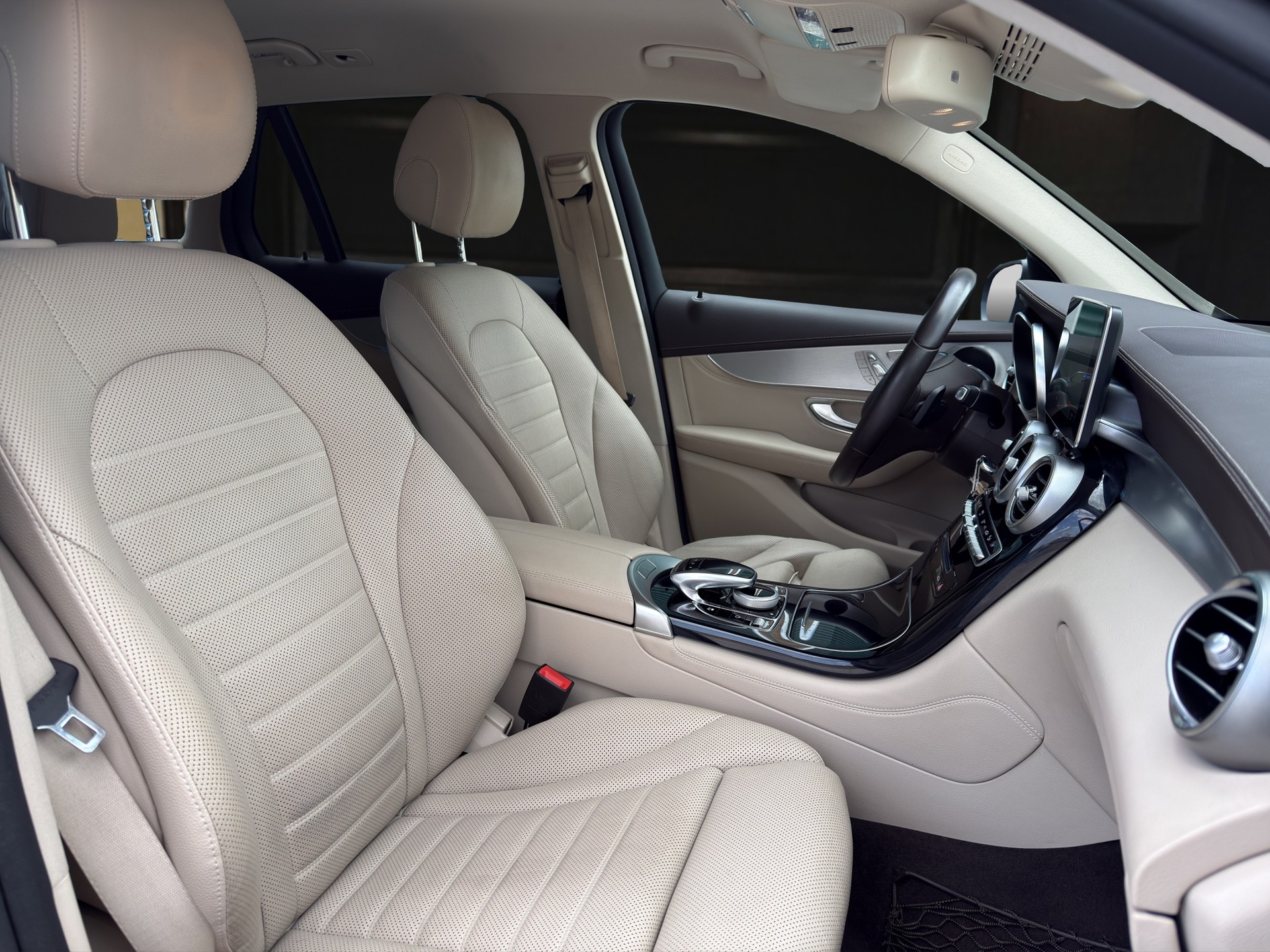 MERCEDES-BENZ GLC 250 4Matic 9G-Tronic-image-9