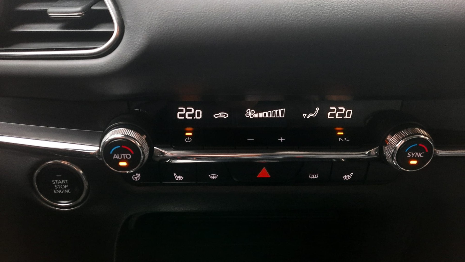 MAZDA CX-30 SKYACTIV-X M Hybrid 180 Revolution AWD Automat-image-14