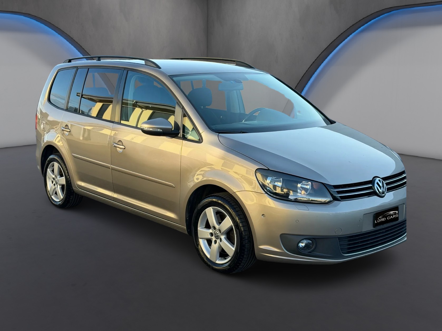 VW Touran 2.0 TDI Comfortline-showroom-element-2