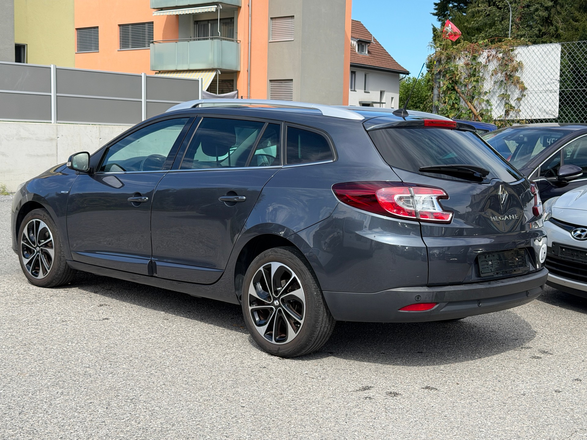 RENAULT Mégane Grandtour 1.2 16V Turbo Bose-image-12