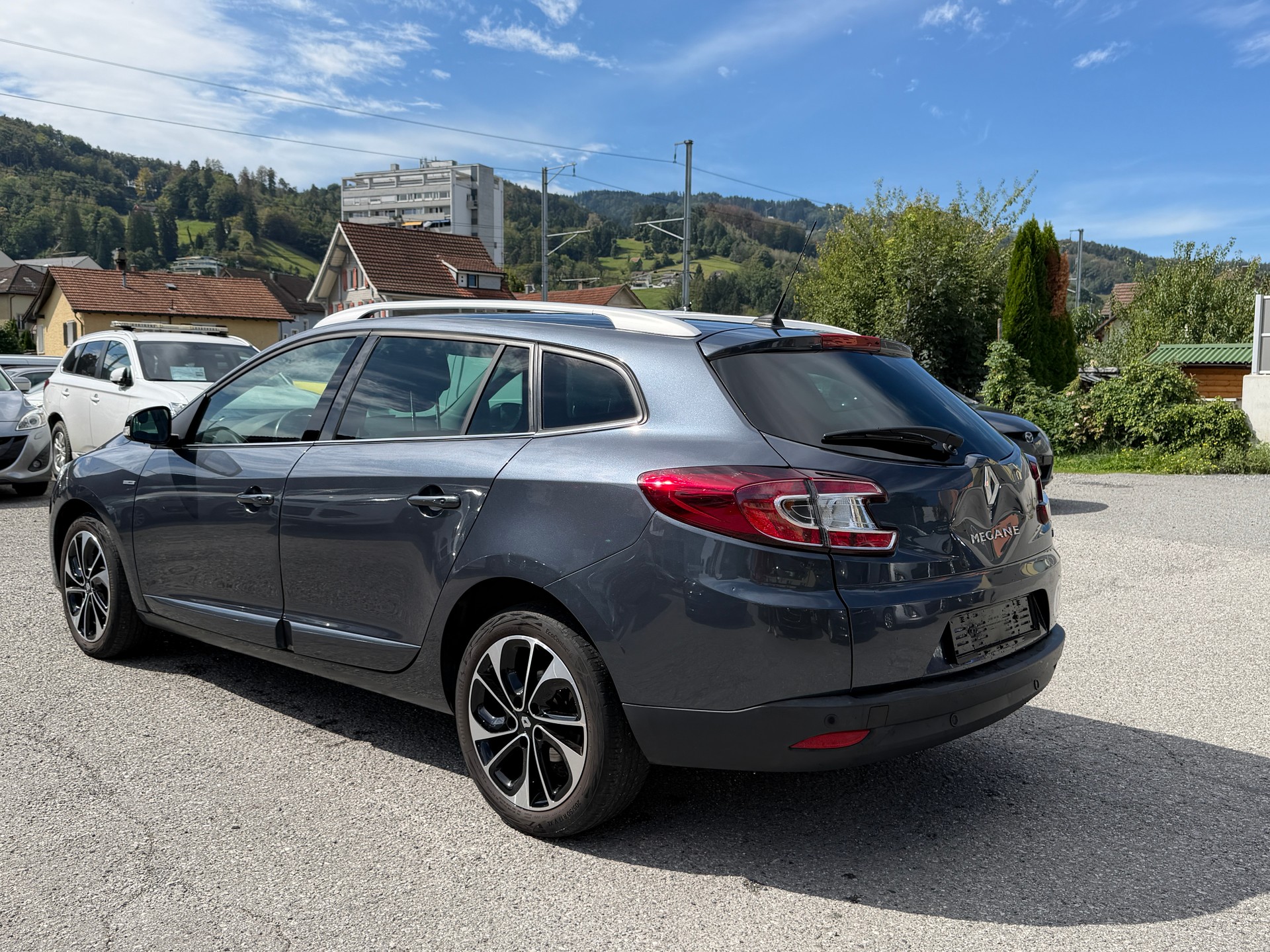 RENAULT Mégane Grandtour 1.2 16V Turbo Bose-image-14