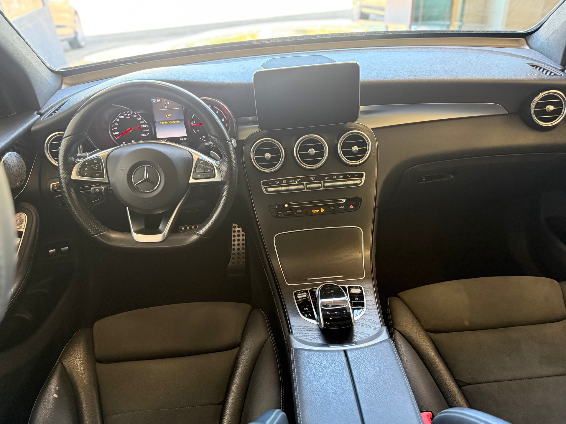 MERCEDES-BENZ GLC 250 d AMG Line 4Matic 9G-Tronic-image-11