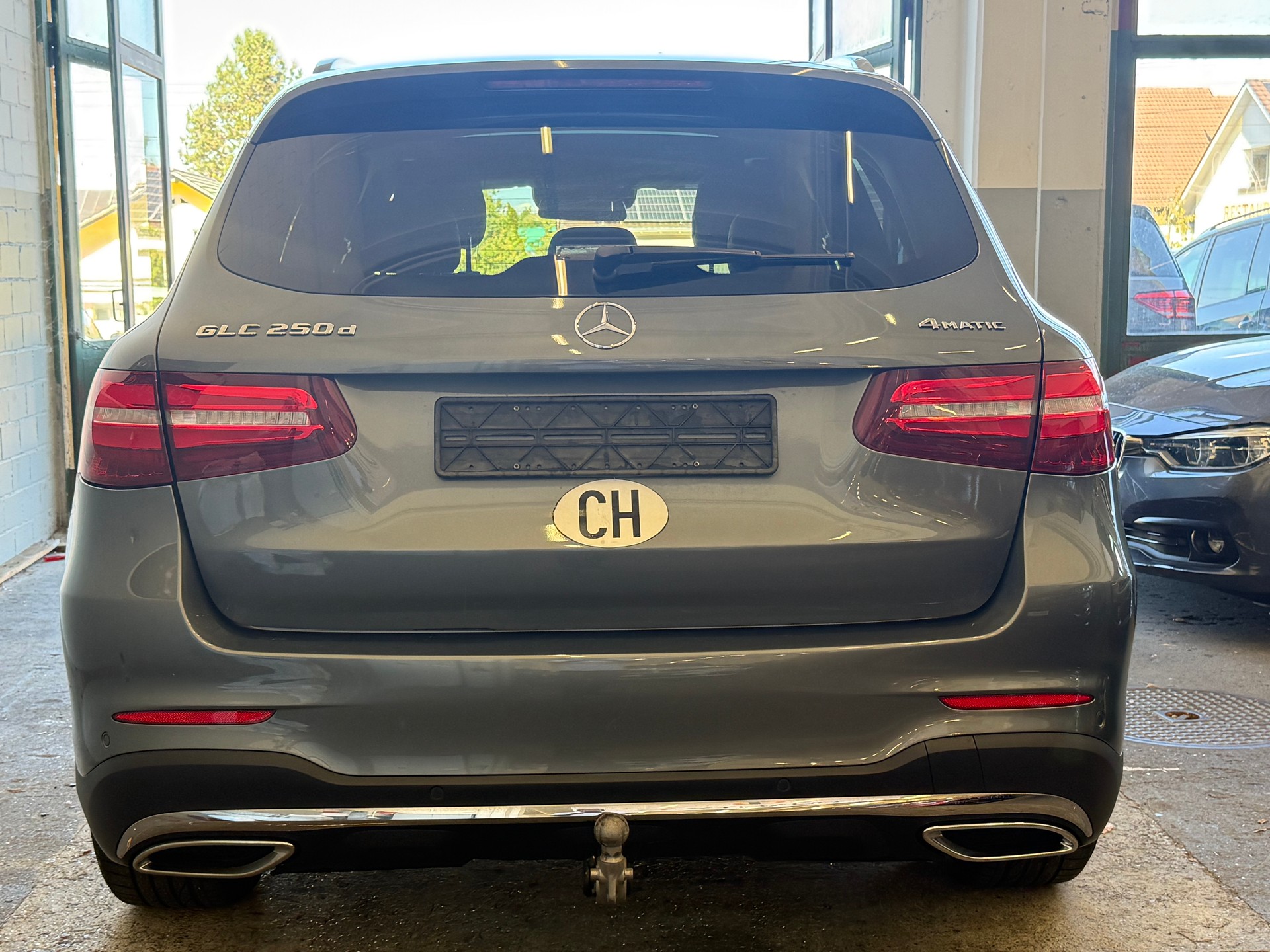 MERCEDES-BENZ GLC 250 d AMG Line 4Matic 9G-Tronic-image-3