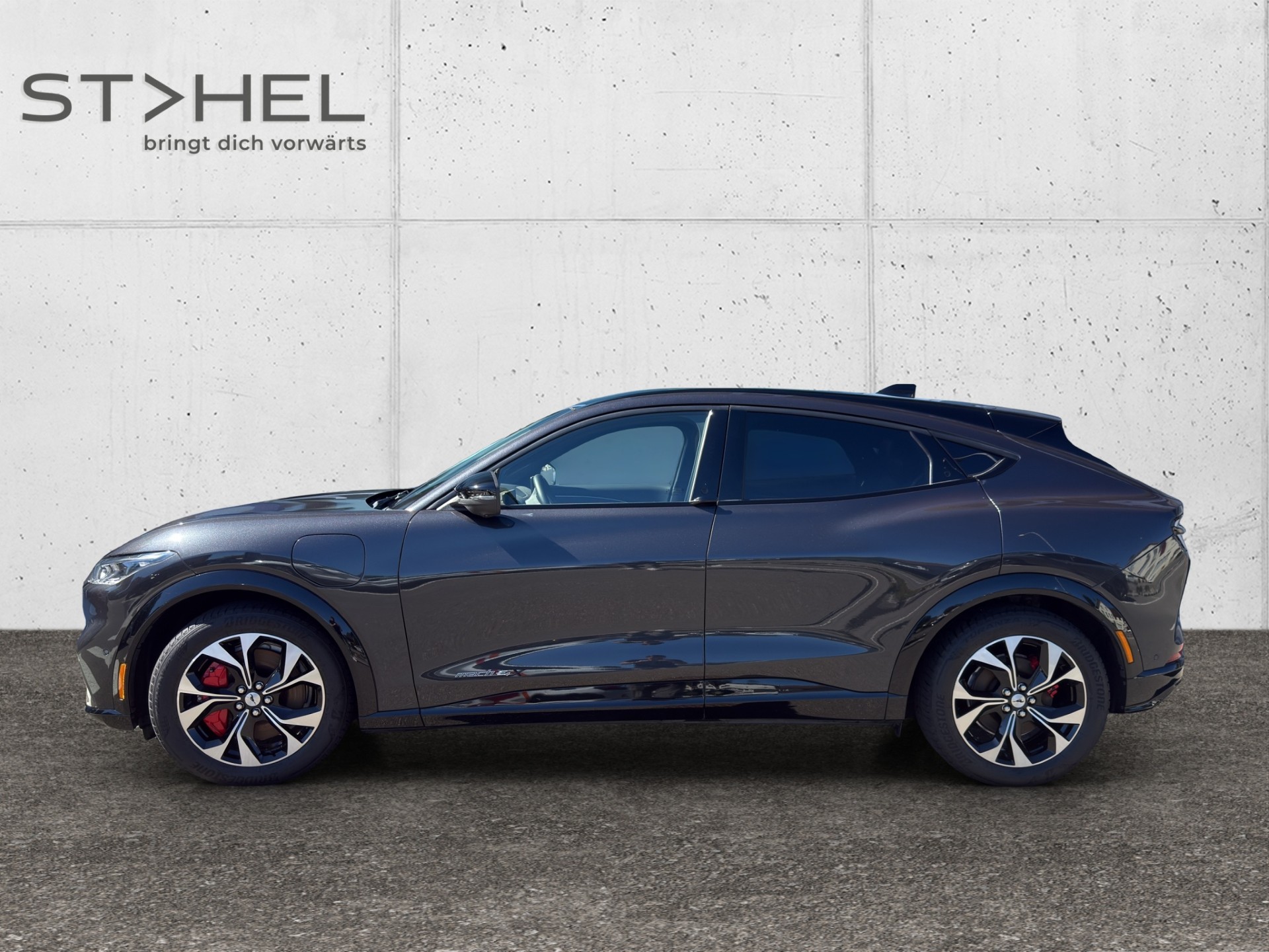 FORD Mustang Mach-E Extended AWD-showroom-element-2