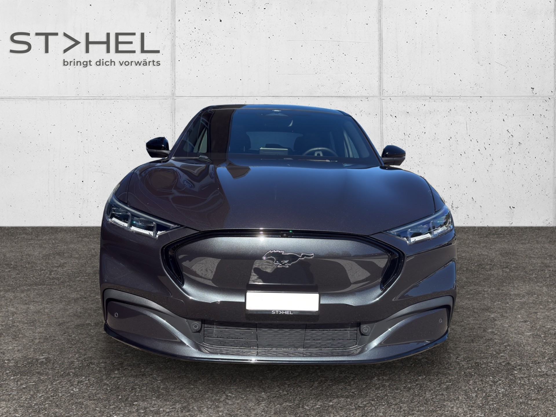 FORD Mustang Mach-E Extended AWD-showroom-element-1