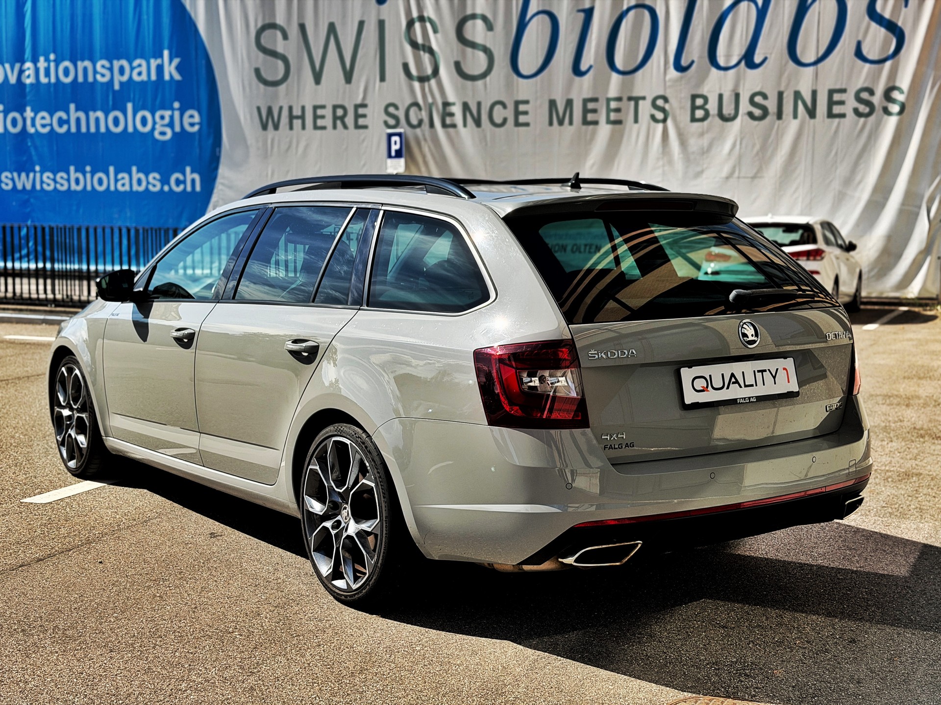 SKODA Octavia Combi 2.0 TDI RS 4x4 DSG-showroom-element-2