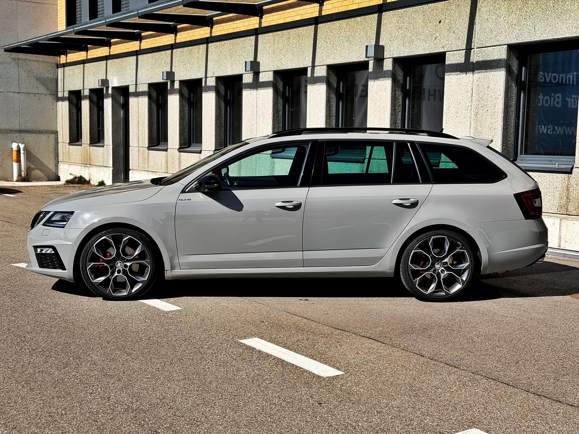 SKODA Octavia Combi 2.0 TDI RS 4x4 DSG-showroom-element-1