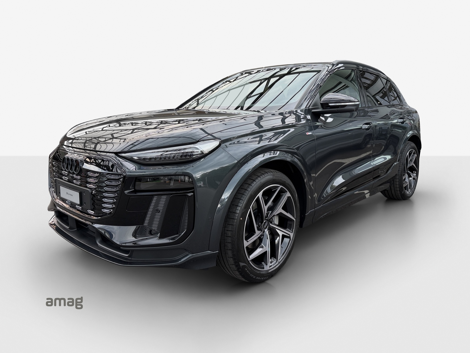 AUDI Q6 e-tron quattro