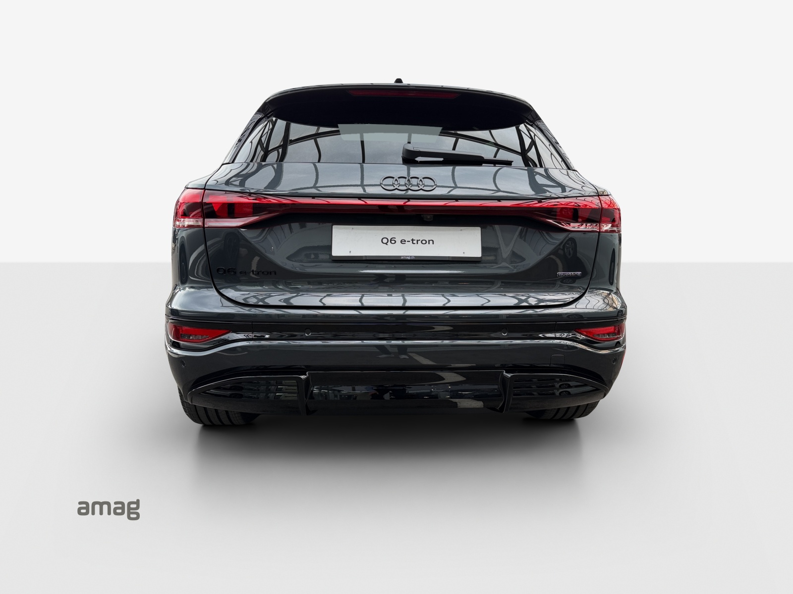AUDI Q6 e-tron quattro-showroom-element-3