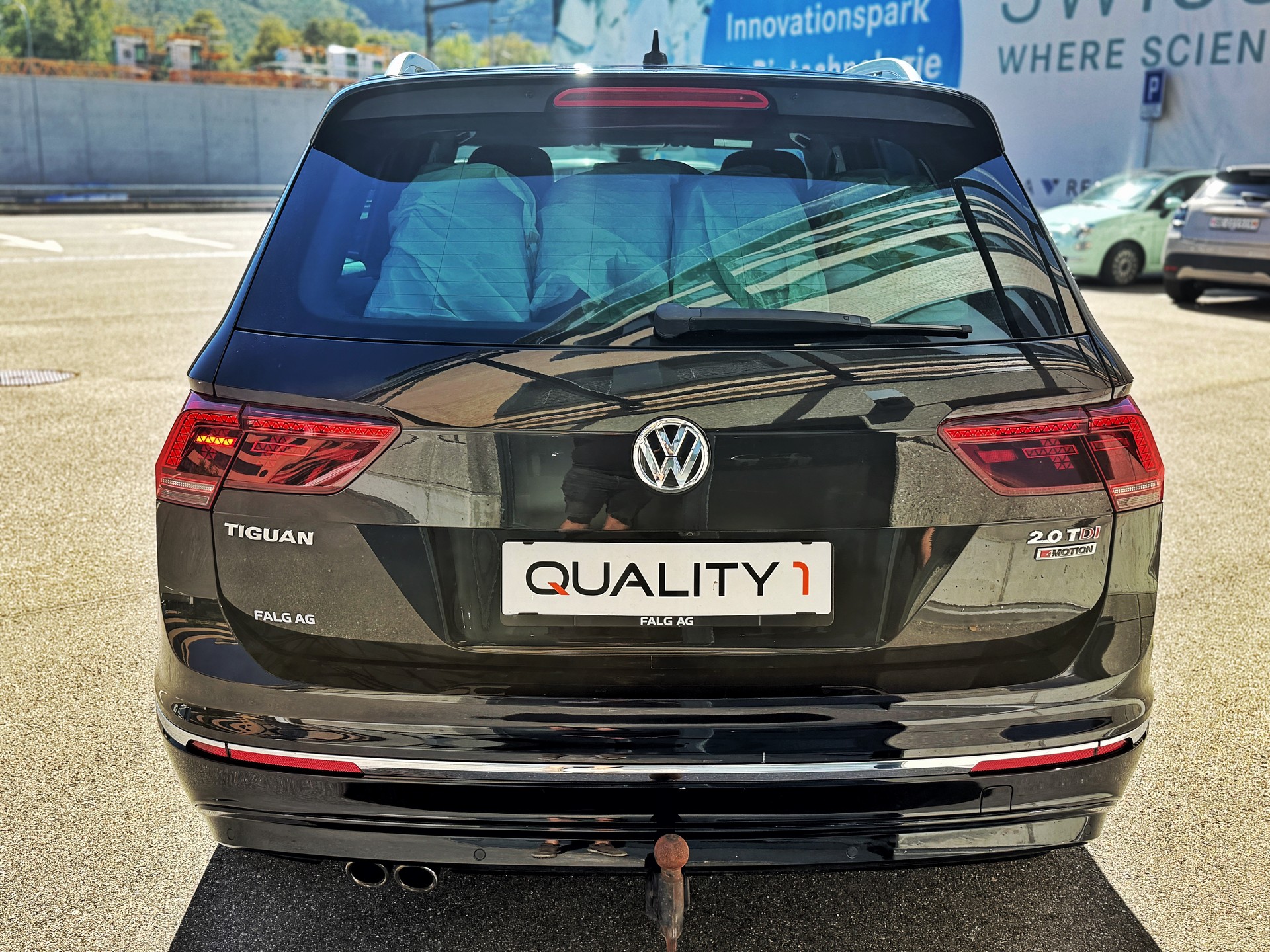 VW Tiguan 2.0 TDI SCR Highline 4Motion DSG R-Line-showroom-element-3