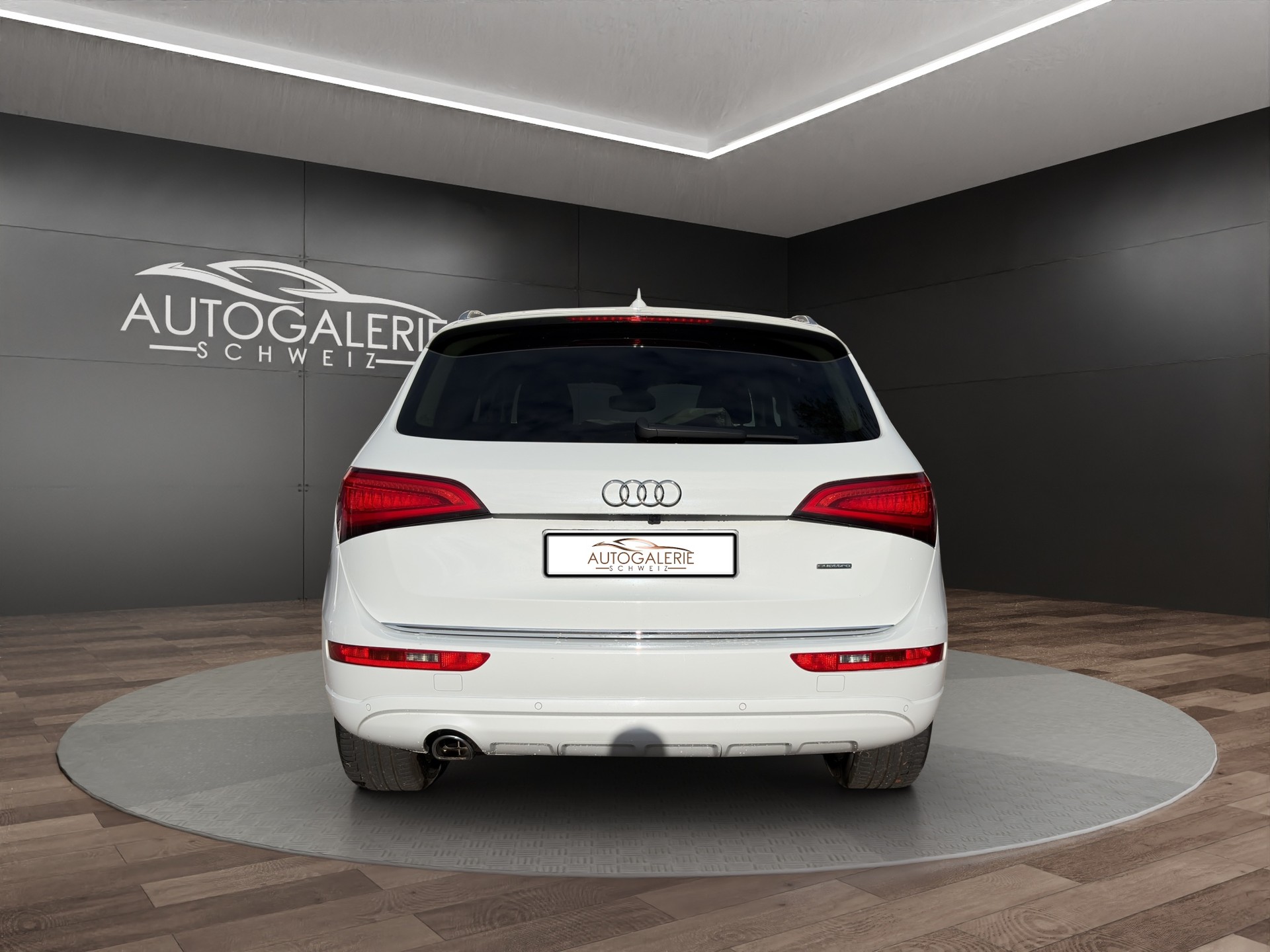 AUDI Q5 2.0 TDI quattro S-tronic | CH | Designpaket Sport | Adaptiv Tempomat | DAB | 19" | AMBITION | Xenon Plus |-showroom-element-3
