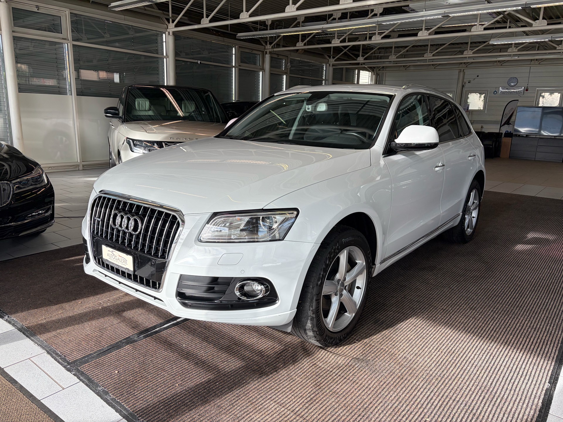 AUDI Q5 2.0 TDI quattro S-tronic | CH | Designpaket Sport | Adaptiv Tempomat | DAB | 19" | AMBITION | Xenon Plus |-image-8