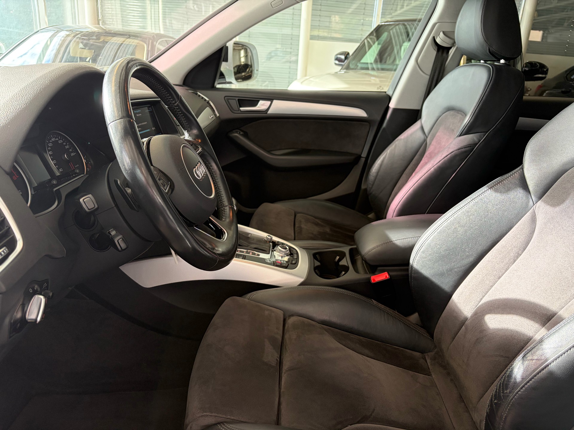 AUDI Q5 2.0 TDI quattro S-tronic | CH | Designpaket Sport | Adaptiv Tempomat | DAB | 19" | AMBITION | Xenon Plus |-image-11