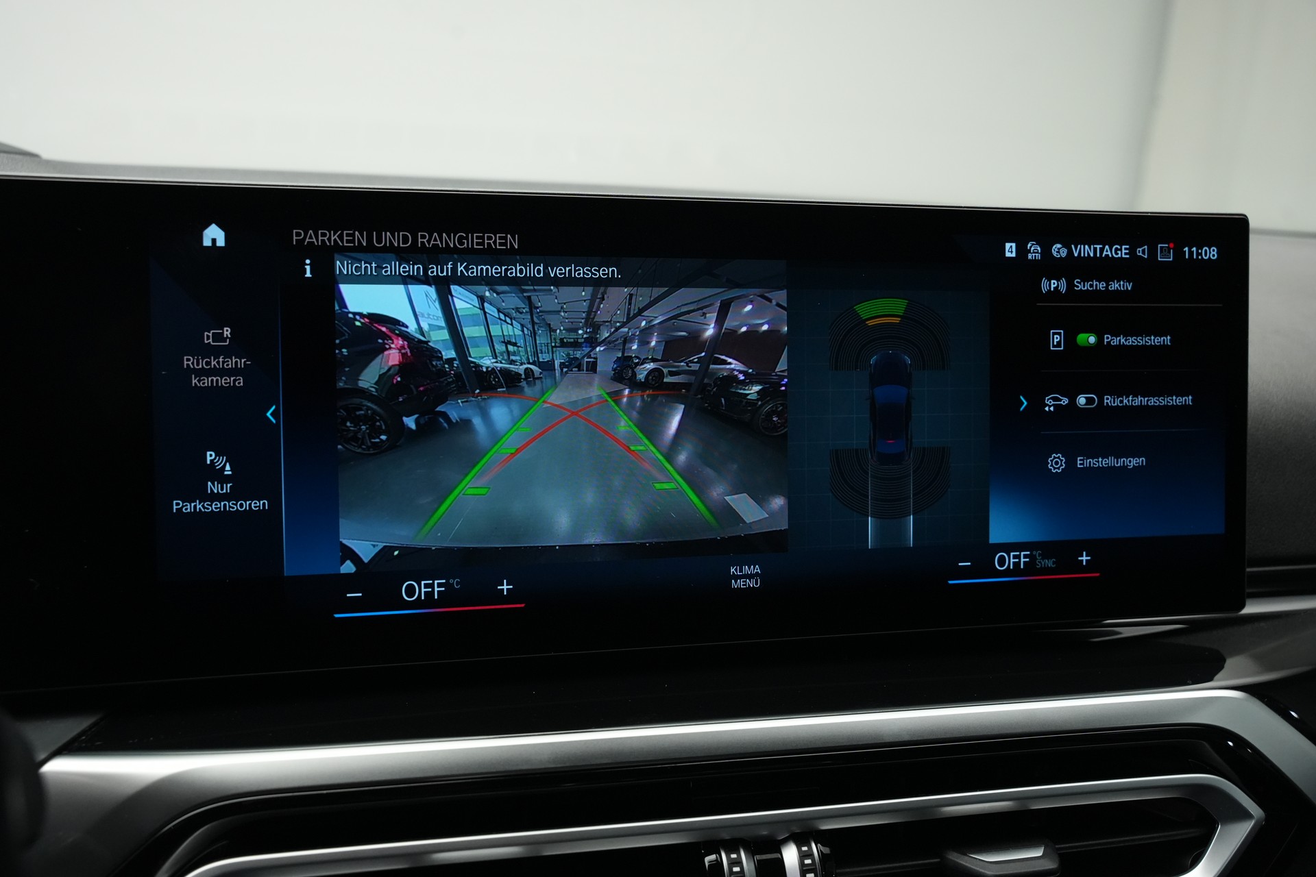 BMW 220i M Sport Pro *Head-Up* *Driving Assistant*-image-16