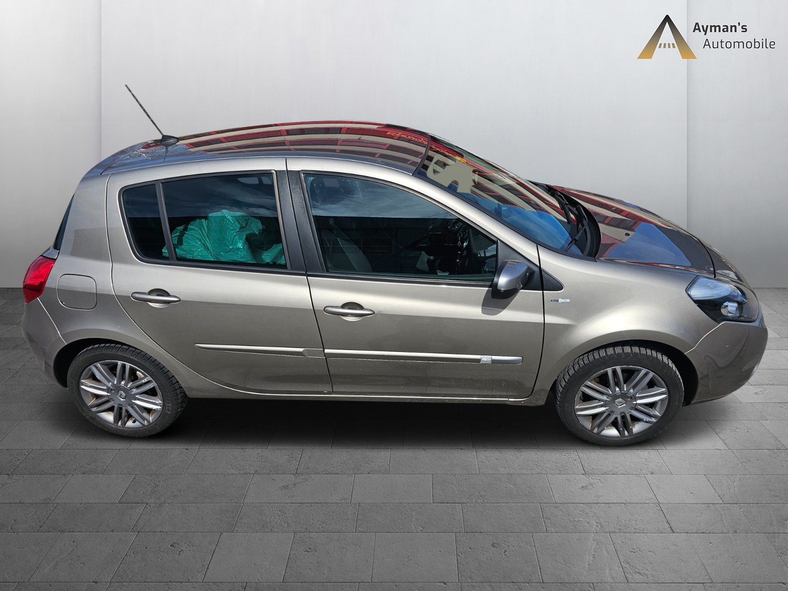 RENAULT Clio 1.2 16V Turbo Night&Day-image-8
