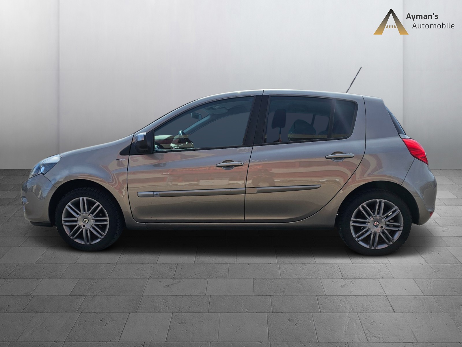 RENAULT Clio 1.2 16V Turbo Night&Day-image-7