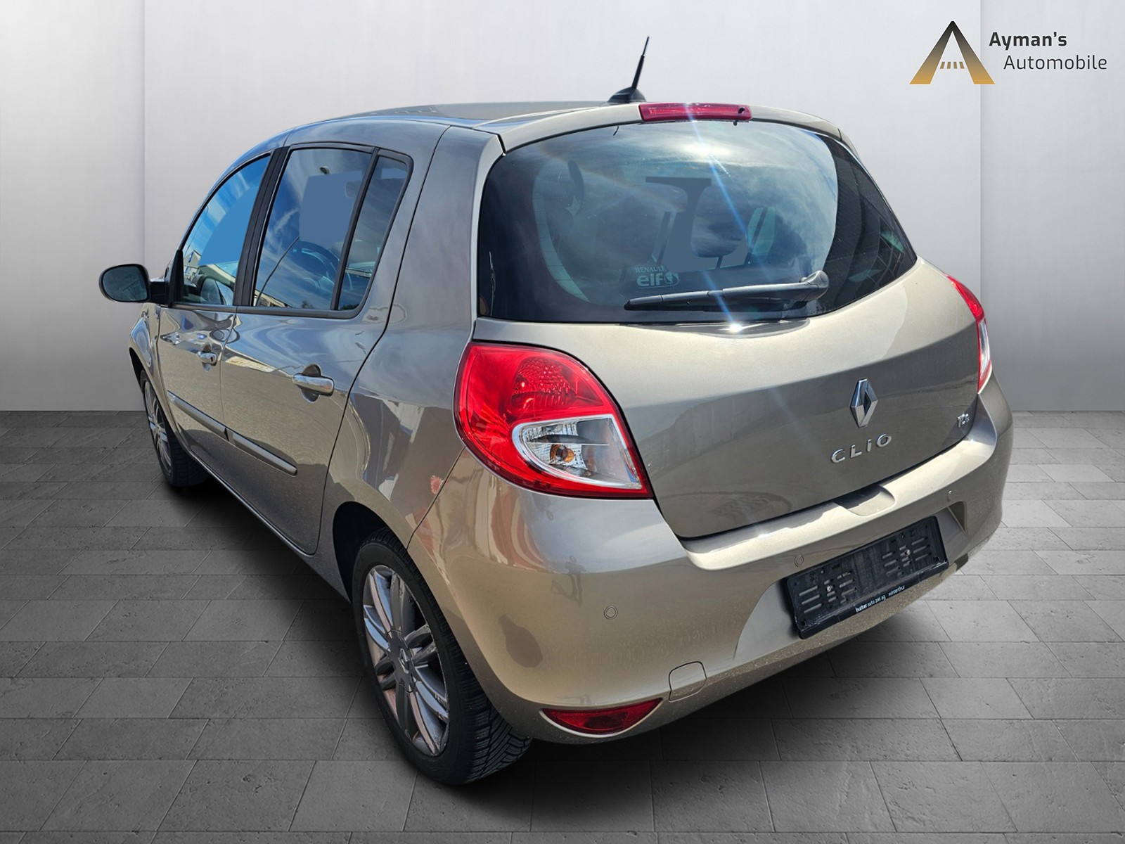 RENAULT Clio 1.2 16V Turbo Night&Day-image-5