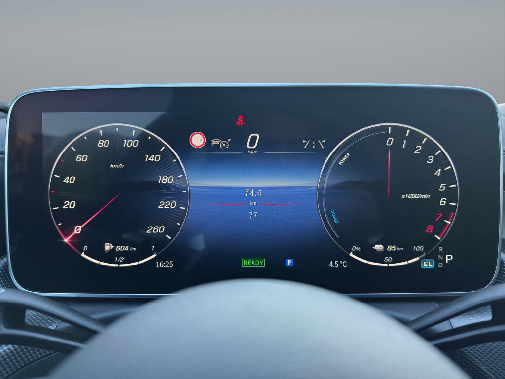 MERCEDES-BENZ C 400 e AMG Line 4matic-image-9