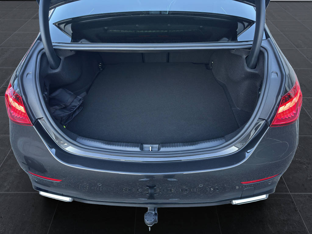 MERCEDES-BENZ C 400 e AMG Line 4matic-image-14