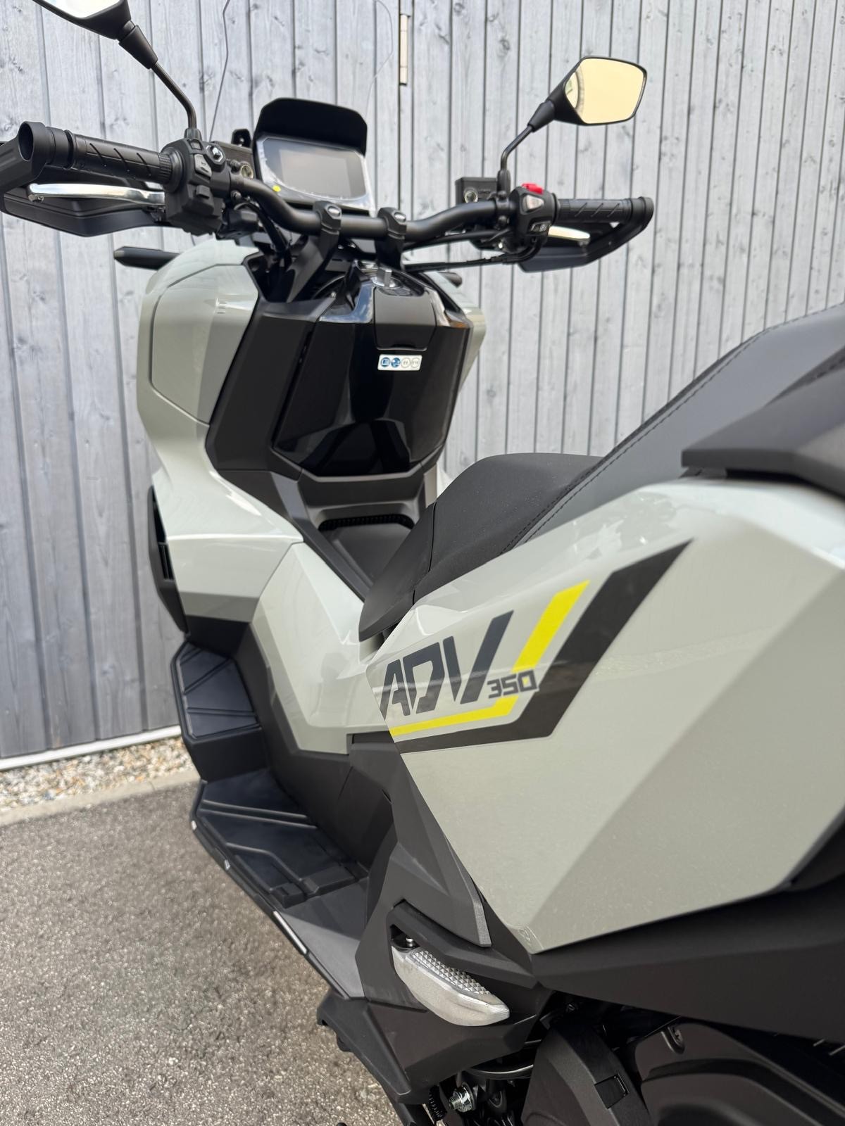 HONDA ADV 350-image-4