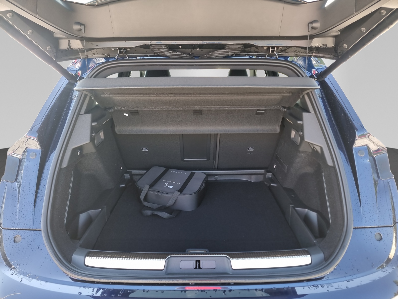DS AUTOMOBILES DS 7 E-T.300 4x4 Lig Noi.-image-11