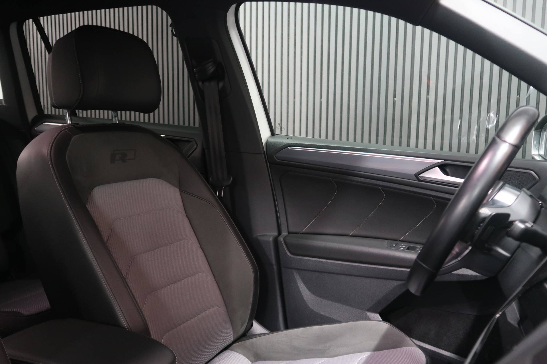 VW Tiguan 2.0 R-Line 4Motion / CH / MFK / GARANTIE-image-23
